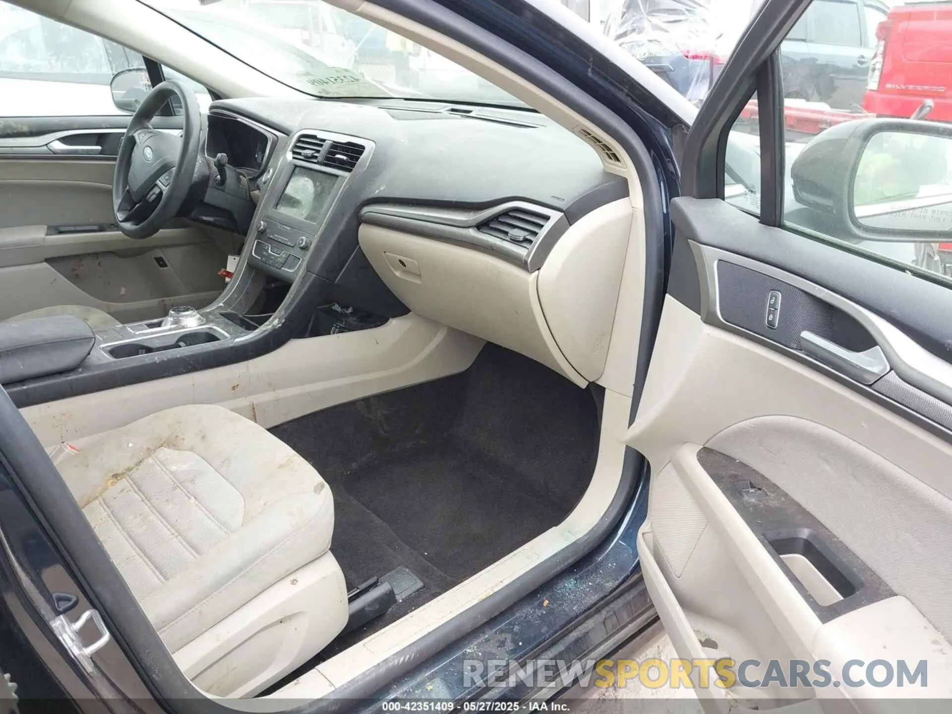 5 Photograph of a damaged car 3FA6P0LU4LR163314 FORD FUSION 2020