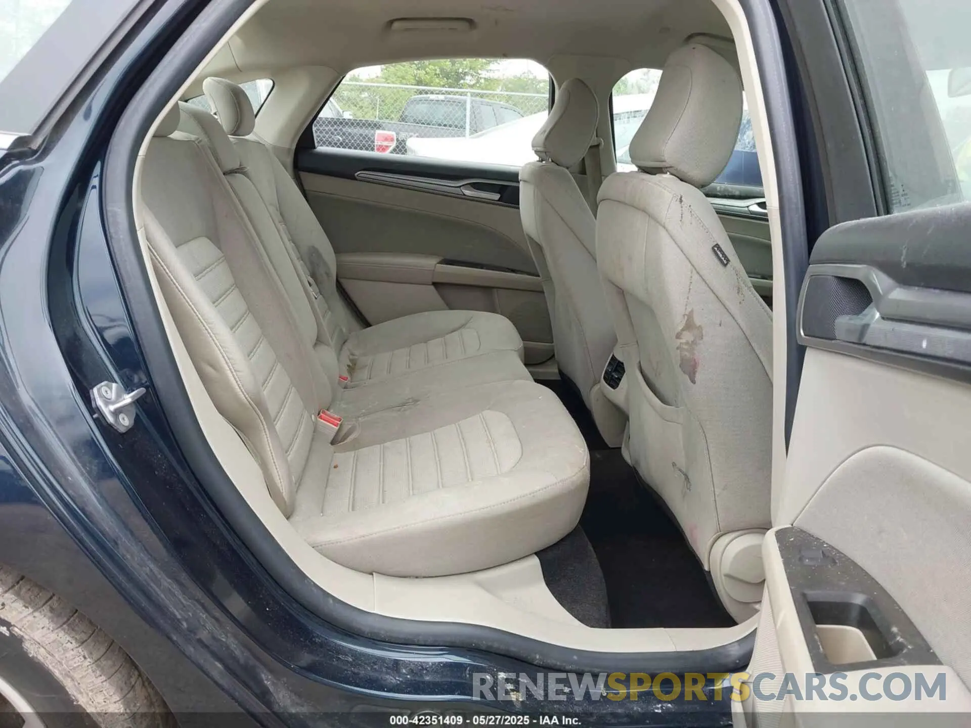 8 Photograph of a damaged car 3FA6P0LU4LR163314 FORD FUSION 2020