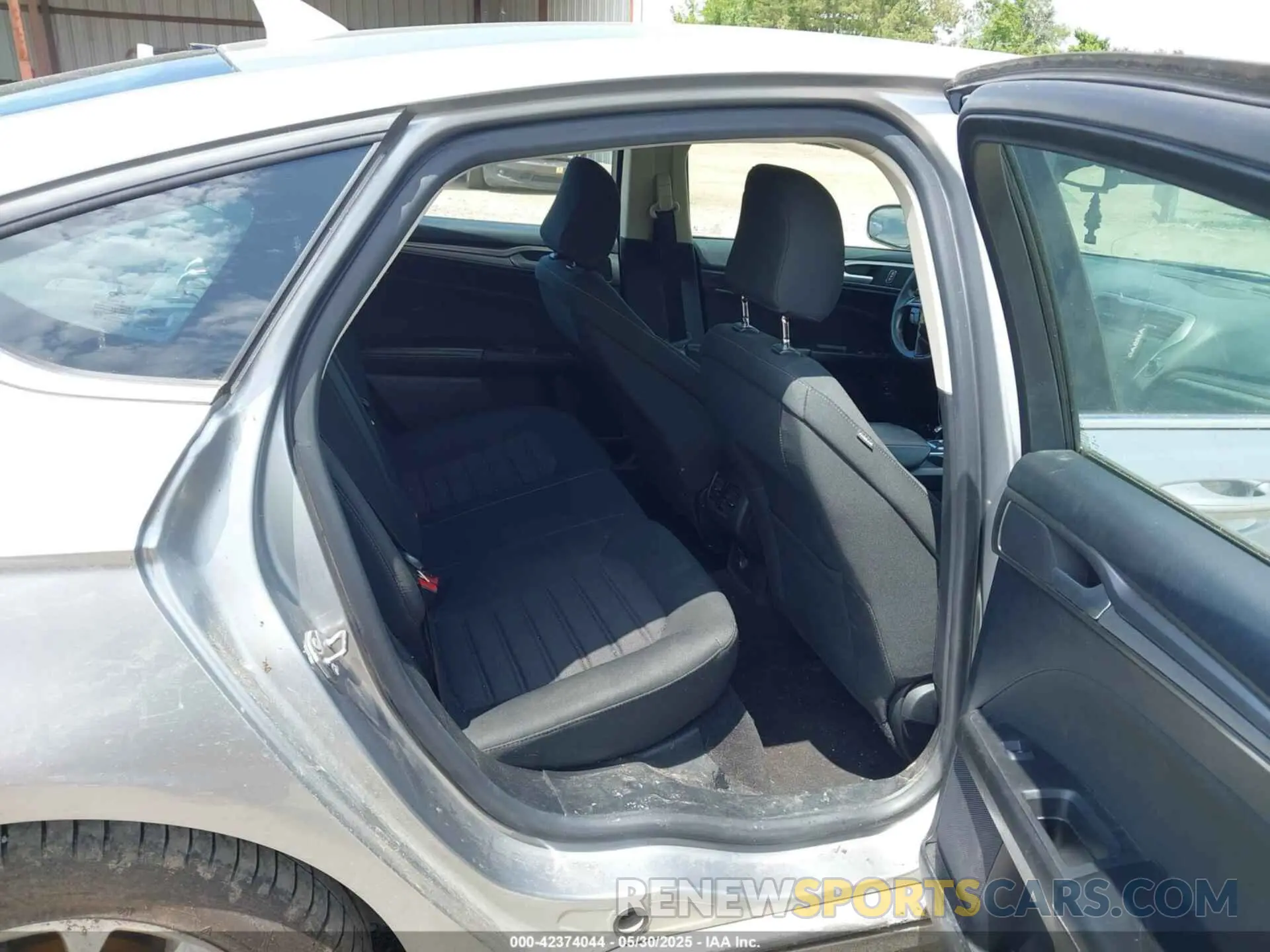 8 Photograph of a damaged car 3FA6P0LU4LR212740 FORD FUSION 2020