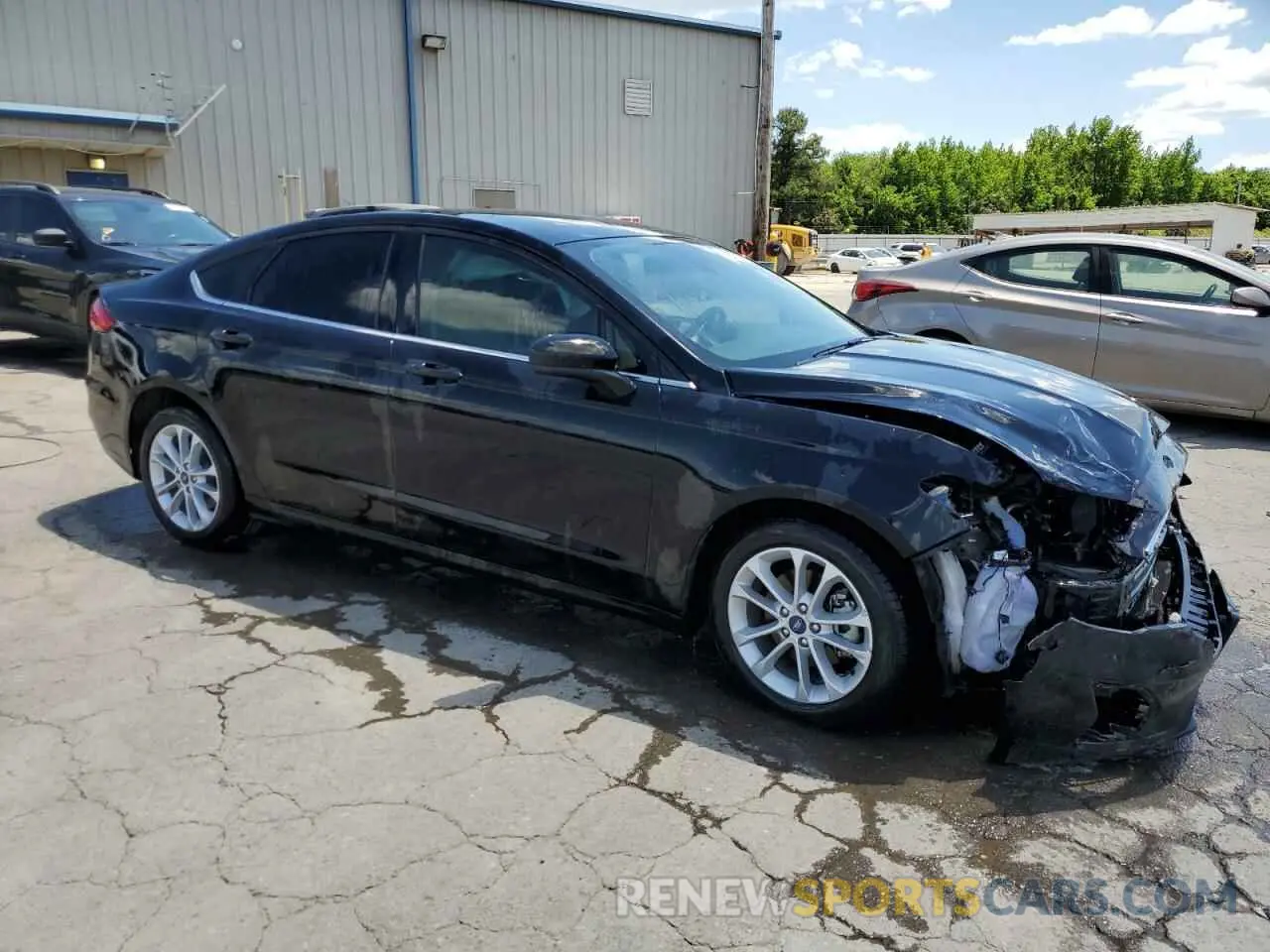 4 Photograph of a damaged car 3FA6P0LU4LR215248 FORD FUSION 2020