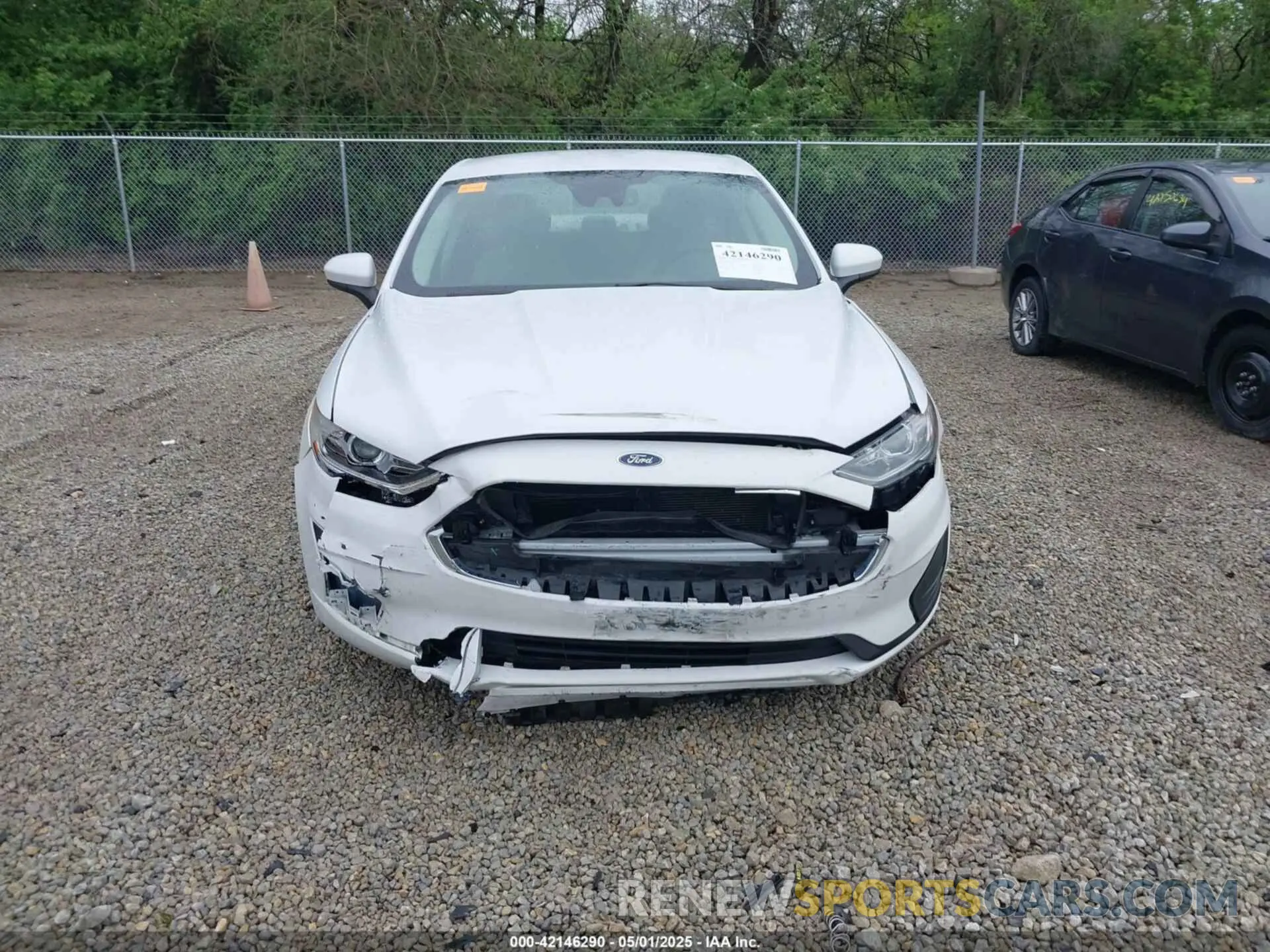 13 Photograph of a damaged car 3FA6P0LU5LR151074 FORD FUSION 2020