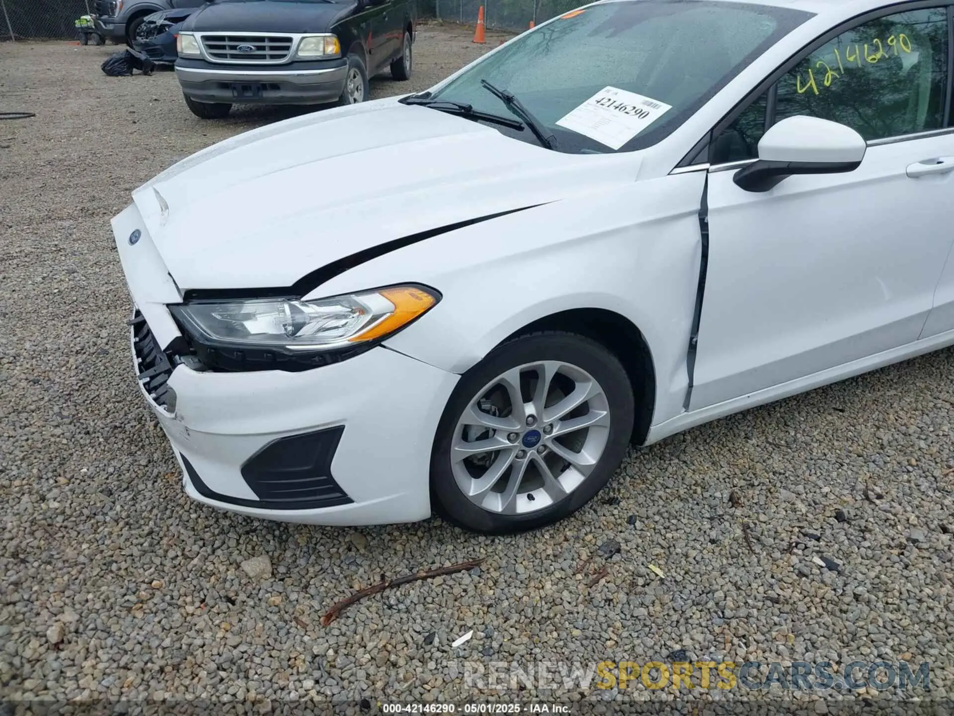 18 Photograph of a damaged car 3FA6P0LU5LR151074 FORD FUSION 2020