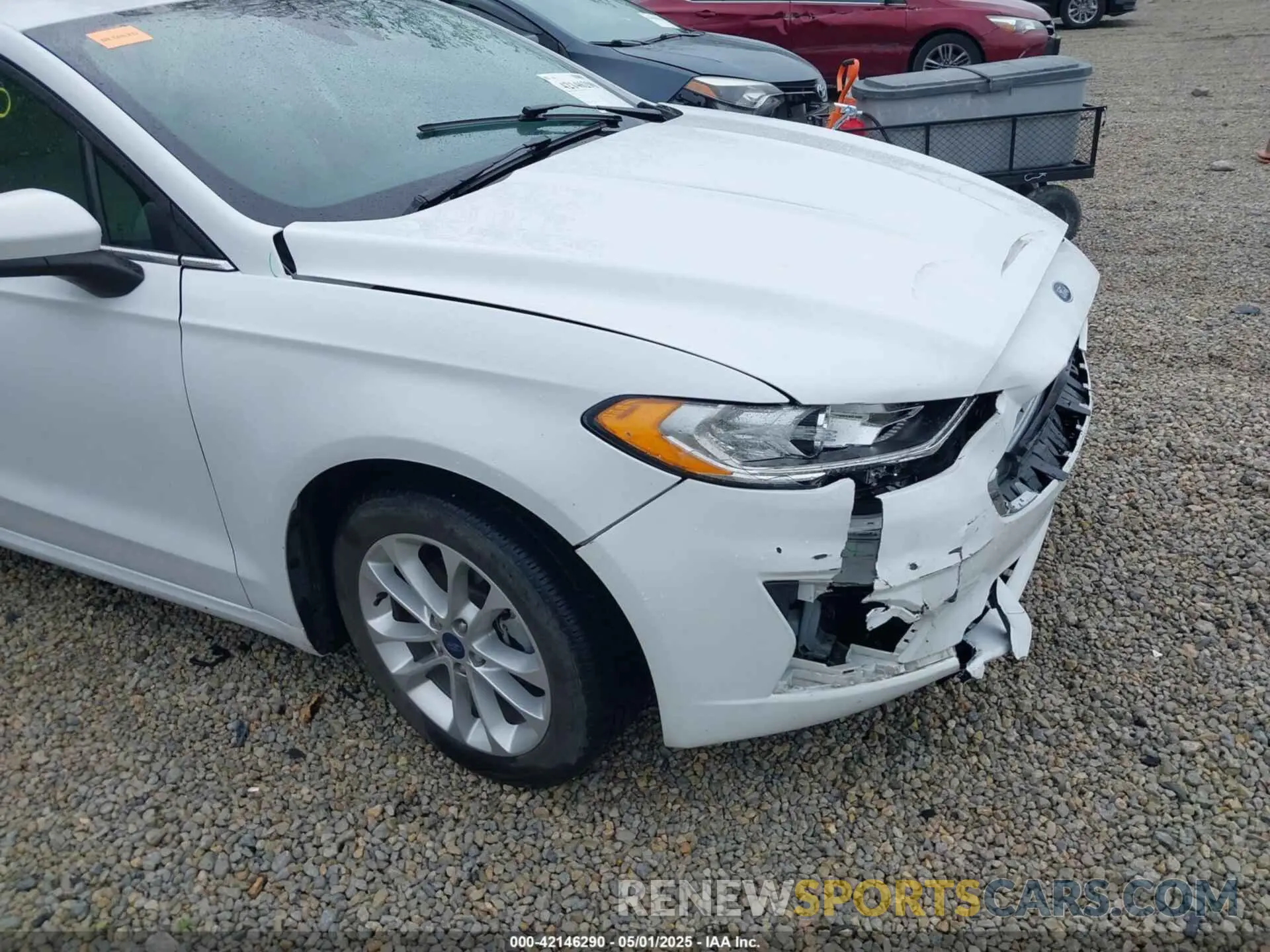 19 Photograph of a damaged car 3FA6P0LU5LR151074 FORD FUSION 2020