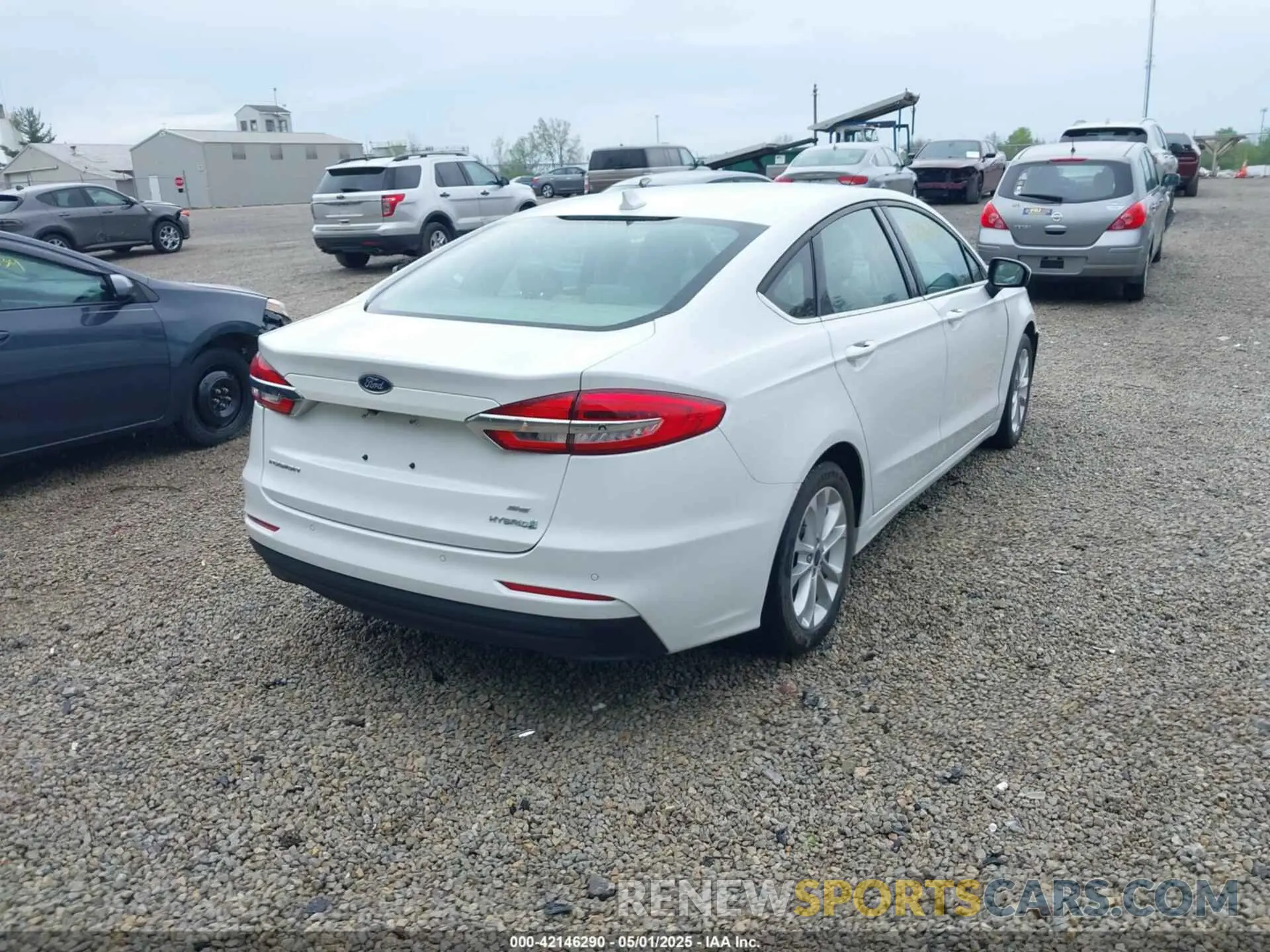 4 Photograph of a damaged car 3FA6P0LU5LR151074 FORD FUSION 2020