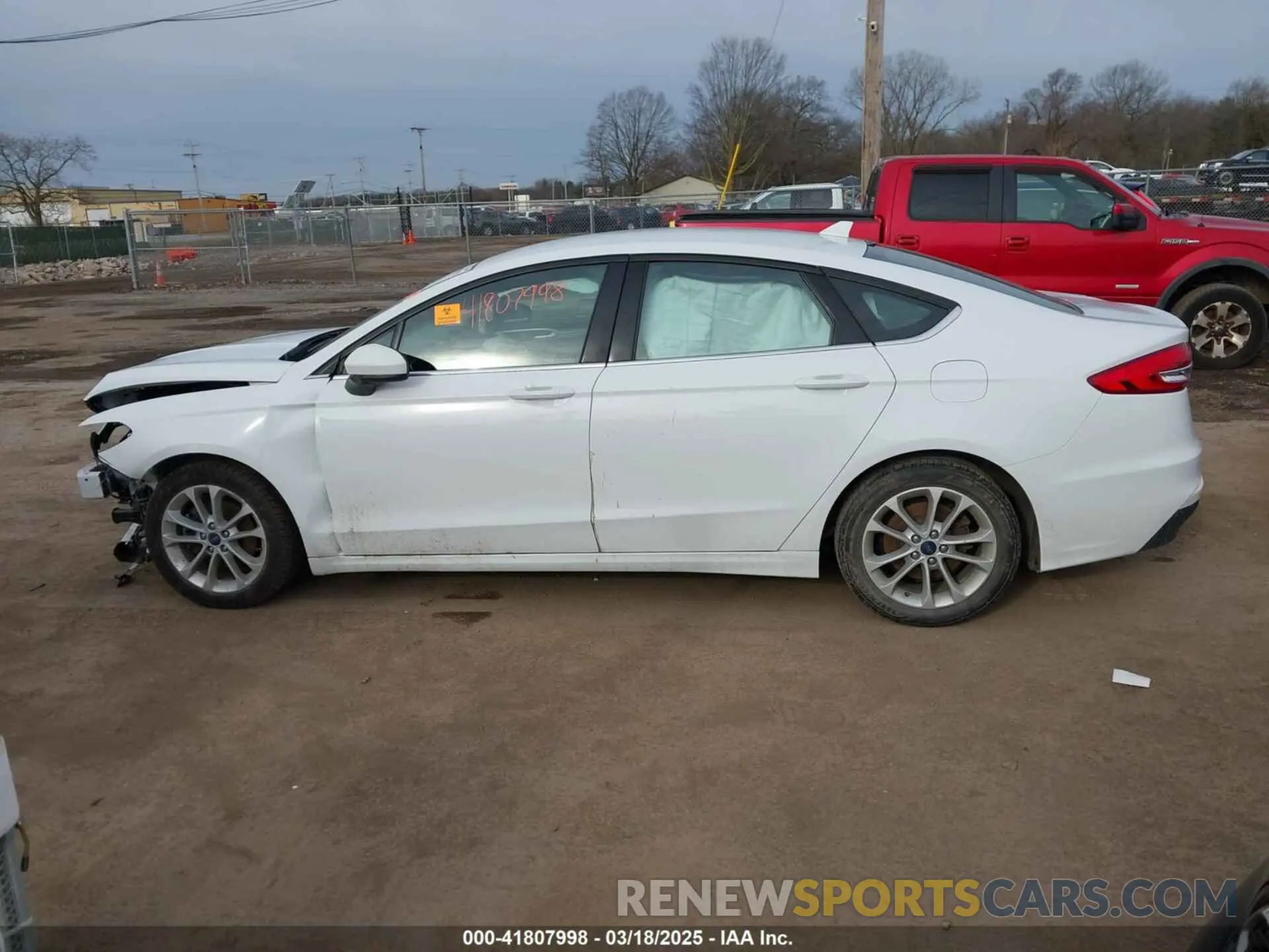 14 Photograph of a damaged car 3FA6P0LU5LR195611 FORD FUSION 2020