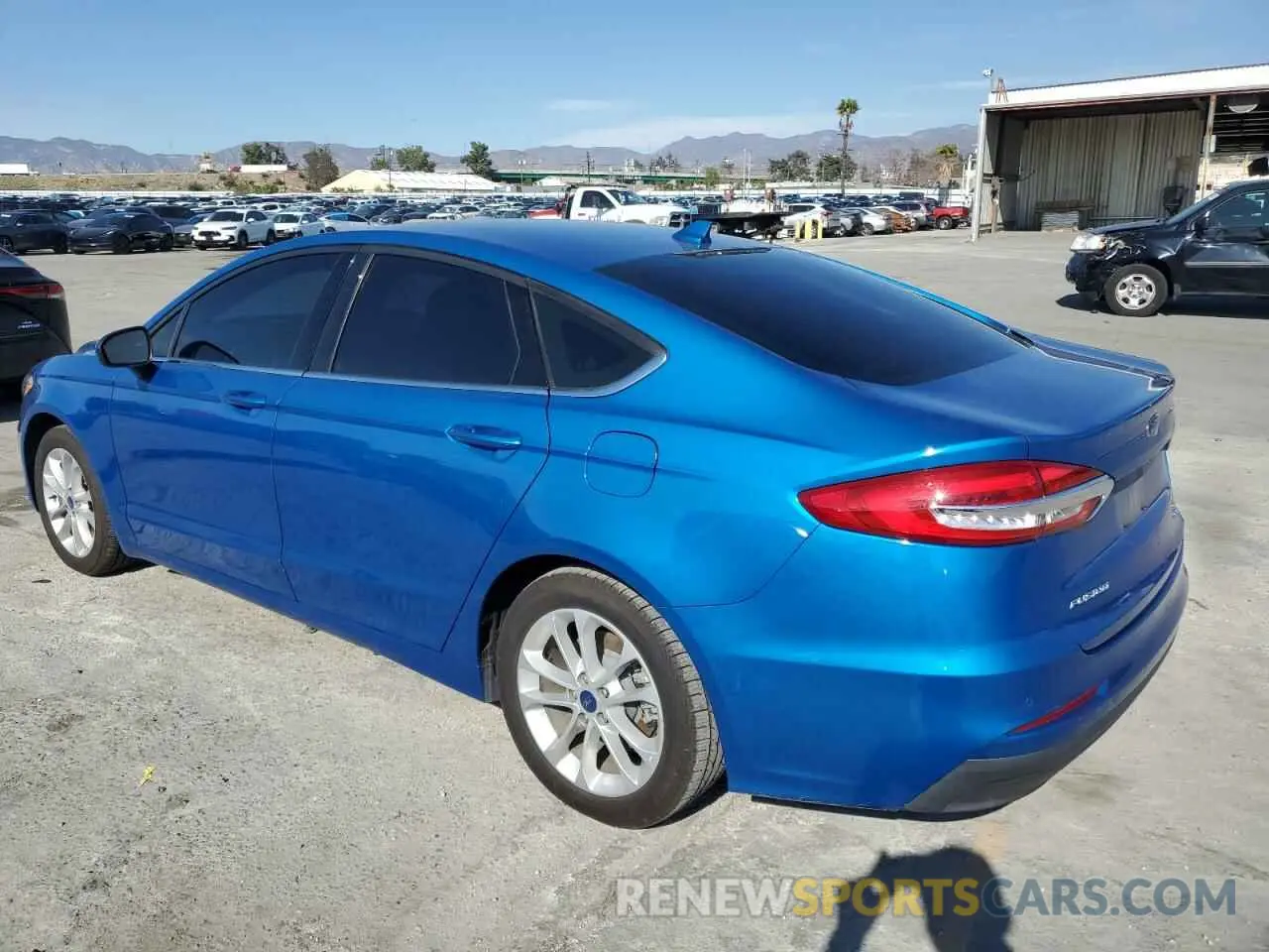 2 Photograph of a damaged car 3FA6P0LU5LR266421 FORD FUSION 2020