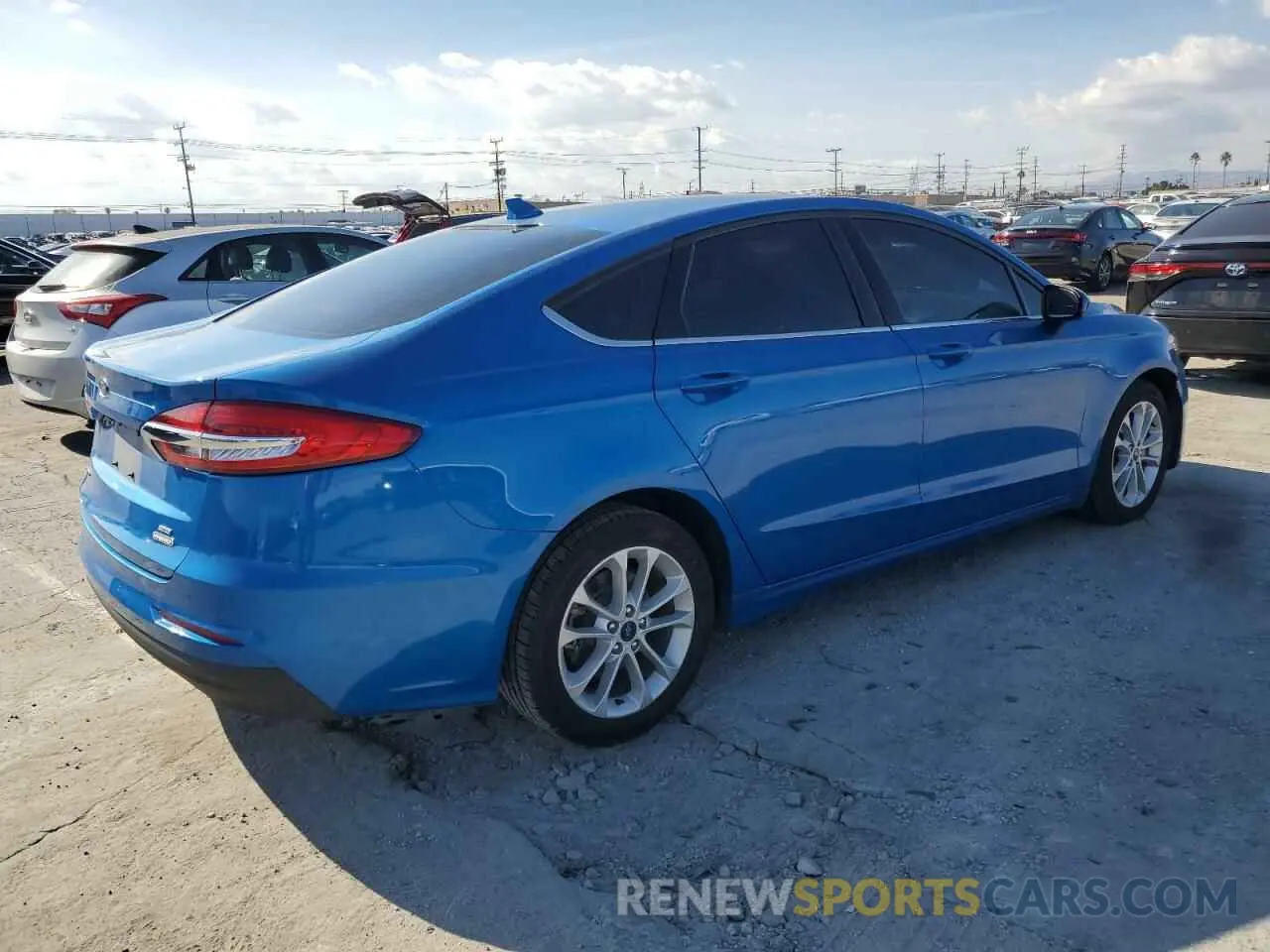 3 Photograph of a damaged car 3FA6P0LU5LR266421 FORD FUSION 2020