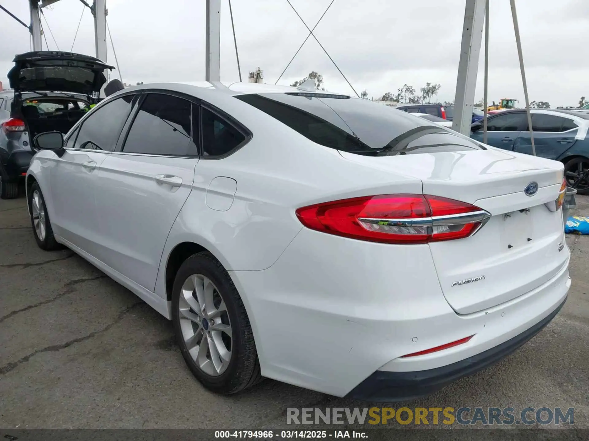 3 Photograph of a damaged car 3FA6P0LU6LR113532 FORD FUSION 2020