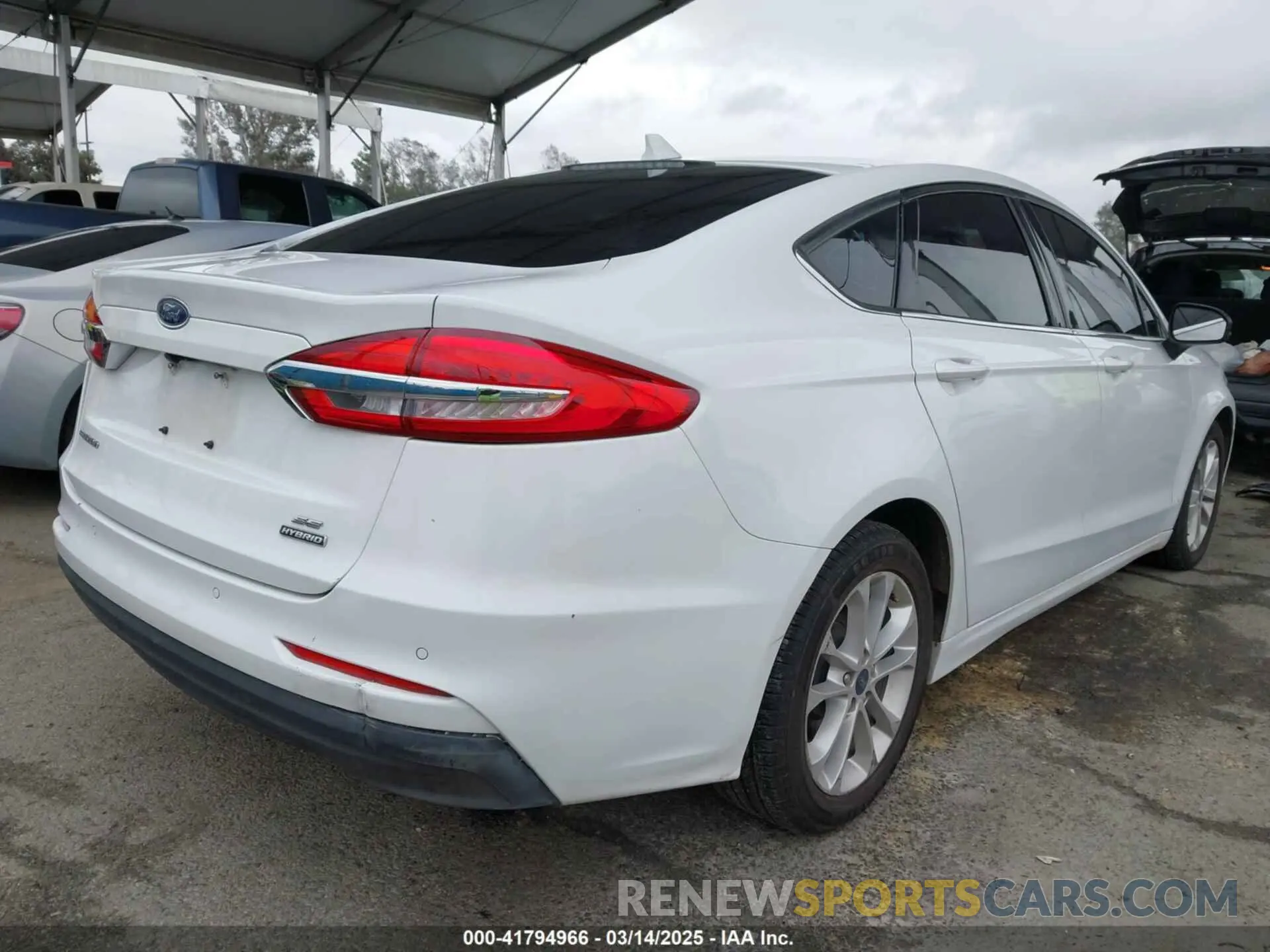 4 Photograph of a damaged car 3FA6P0LU6LR113532 FORD FUSION 2020