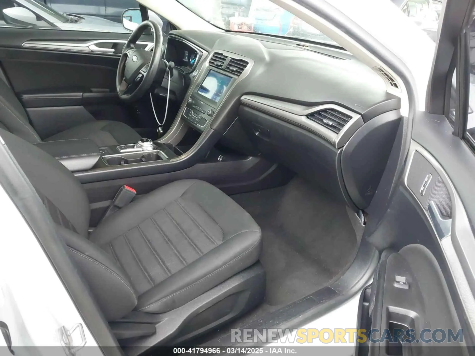 5 Photograph of a damaged car 3FA6P0LU6LR113532 FORD FUSION 2020