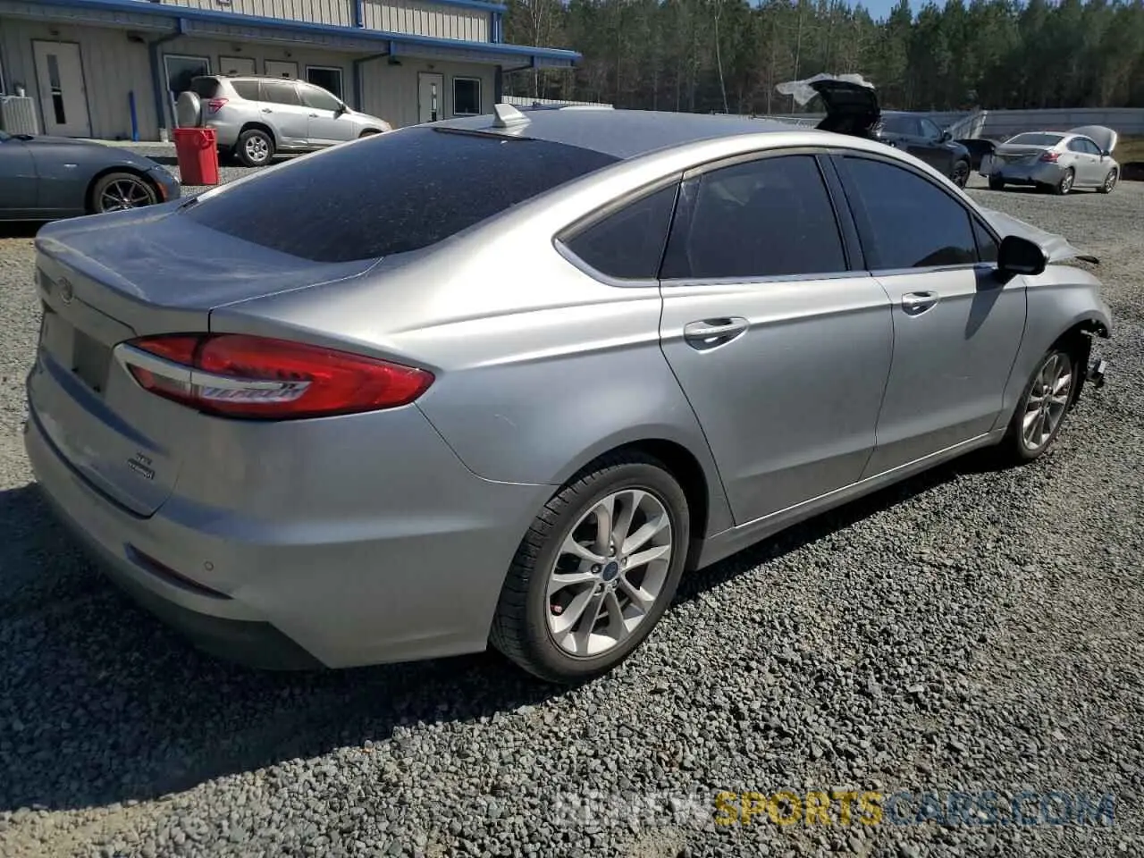 3 Photograph of a damaged car 3FA6P0LU6LR143078 FORD FUSION 2020