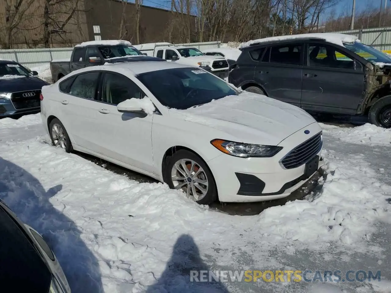 4 Photograph of a damaged car 3FA6P0LU6LR150984 FORD FUSION 2020