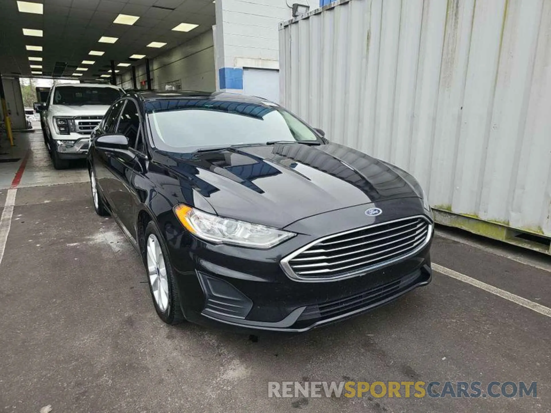 16 Photograph of a damaged car 3FA6P0LU6LR177022 FORD FUSION 2020