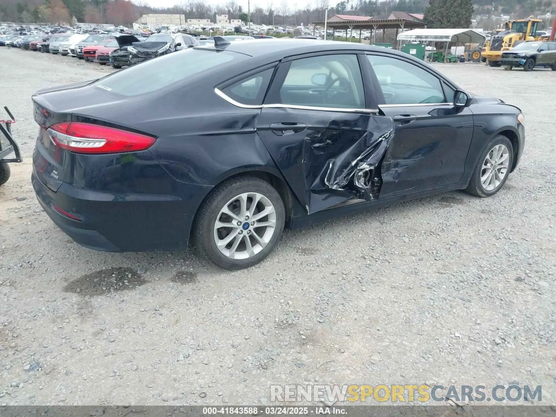 4 Photograph of a damaged car 3FA6P0LU6LR197254 FORD FUSION 2020