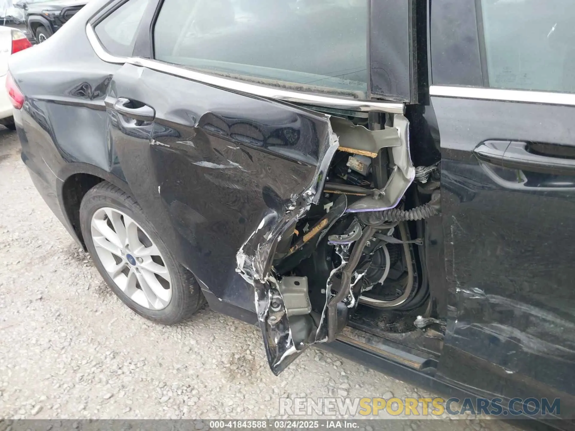 6 Photograph of a damaged car 3FA6P0LU6LR197254 FORD FUSION 2020
