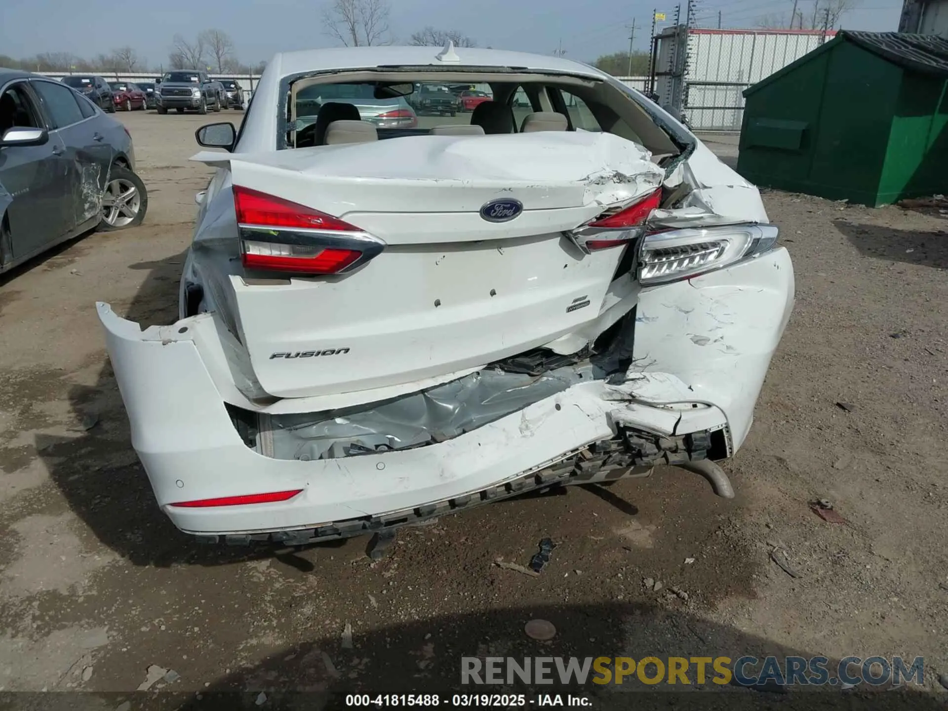 17 Photograph of a damaged car 3FA6P0LU7LR201375 FORD FUSION 2020