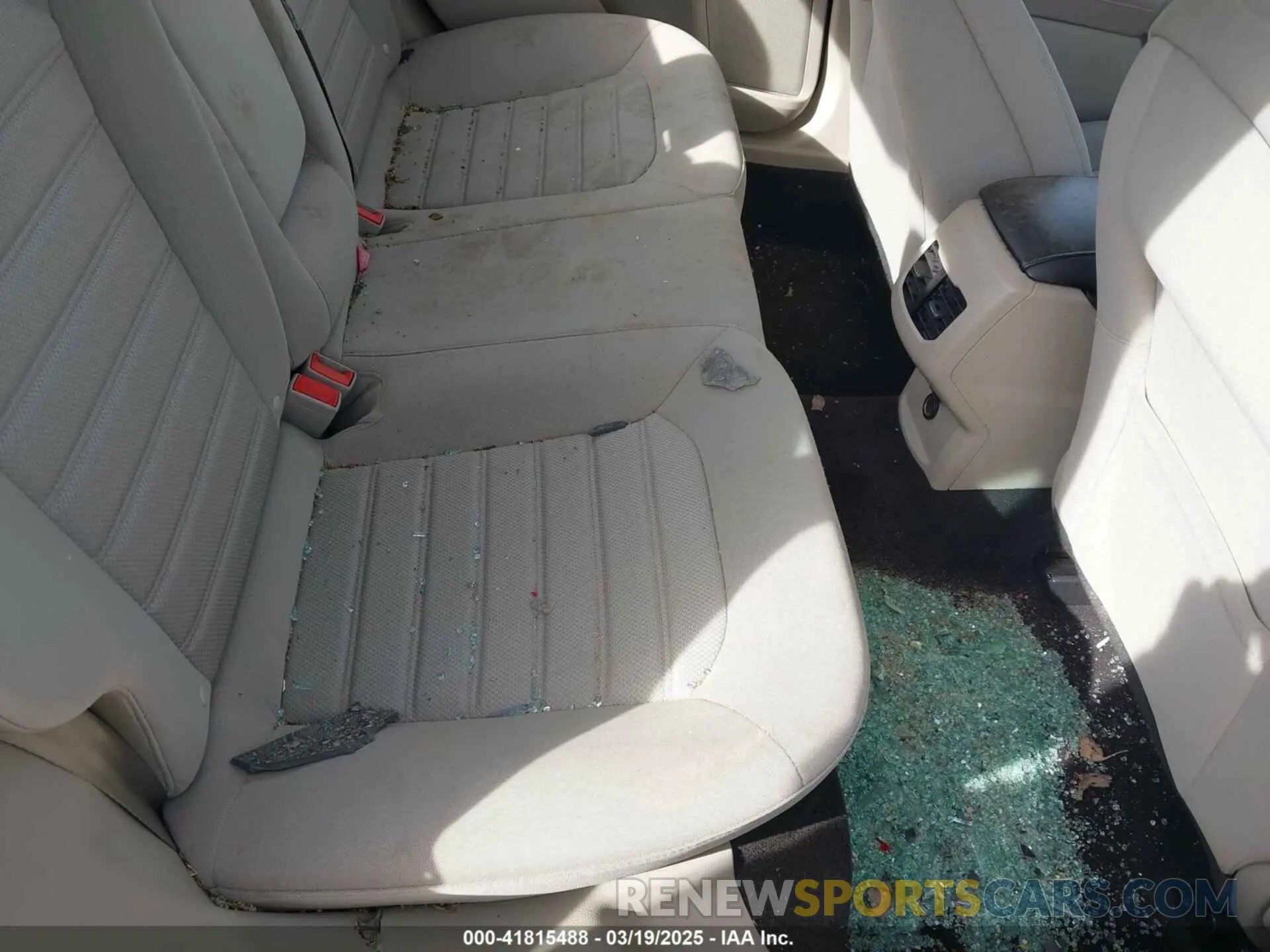 8 Photograph of a damaged car 3FA6P0LU7LR201375 FORD FUSION 2020