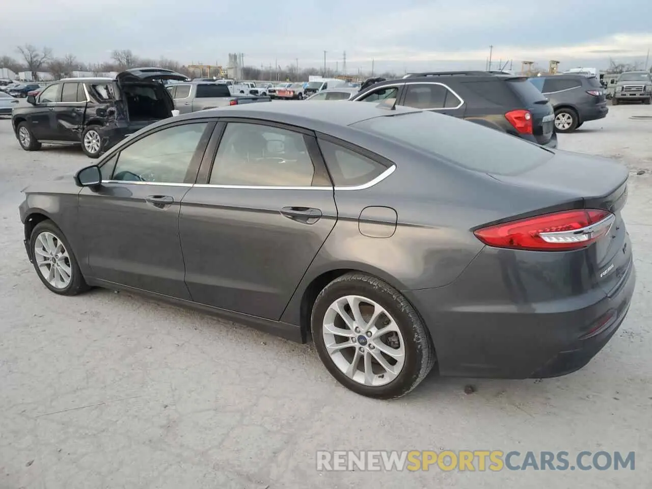2 Photograph of a damaged car 3FA6P0LU7LR219519 FORD FUSION 2020