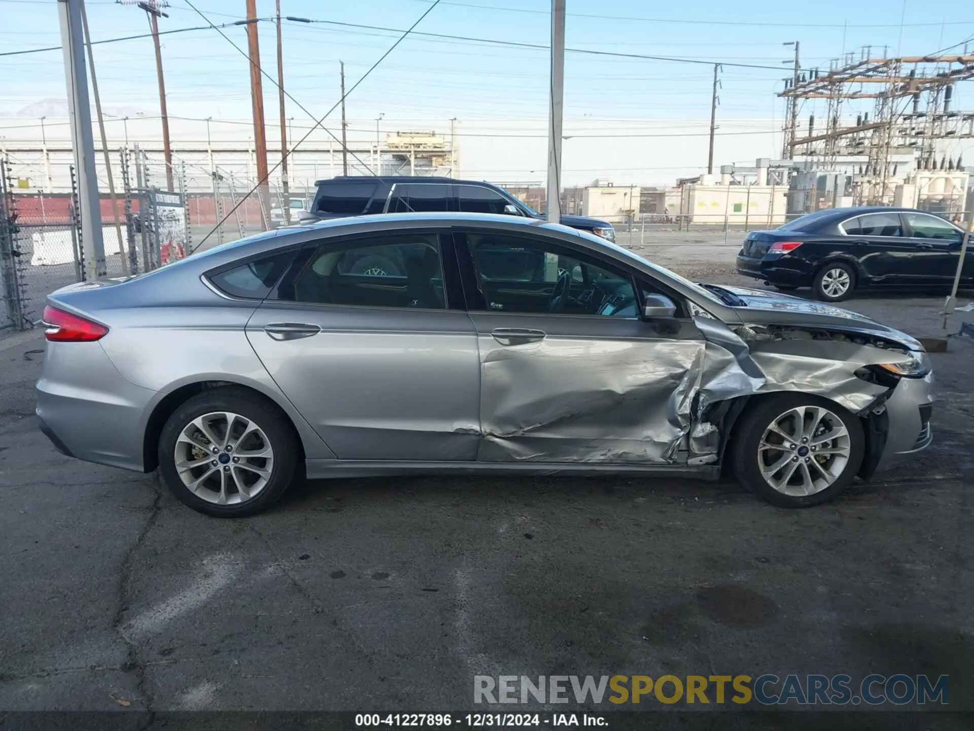 13 Photograph of a damaged car 3FA6P0LU7LR228916 FORD FUSION 2020