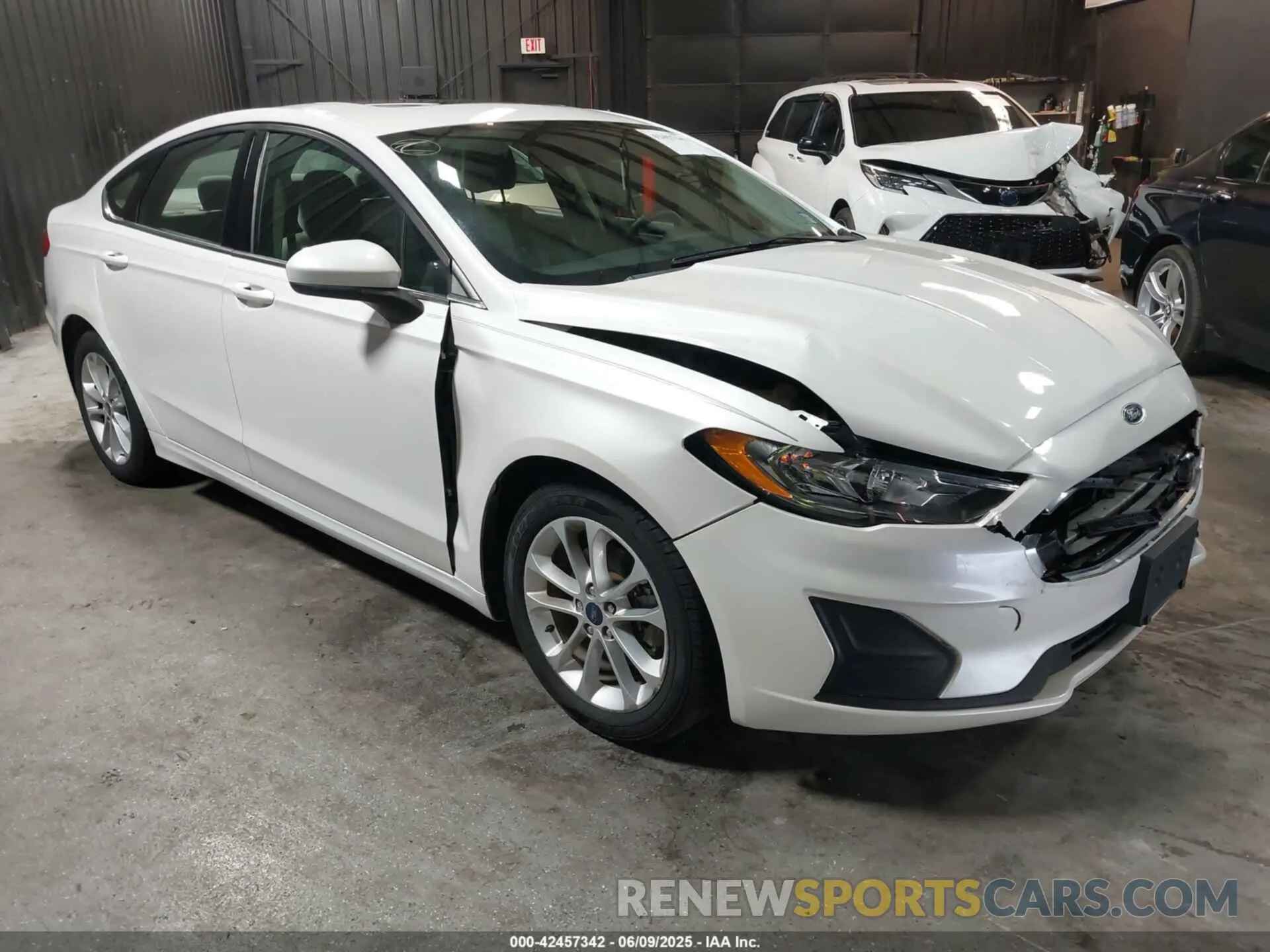 1 Photograph of a damaged car 3FA6P0LU8LR142370 FORD FUSION 2020
