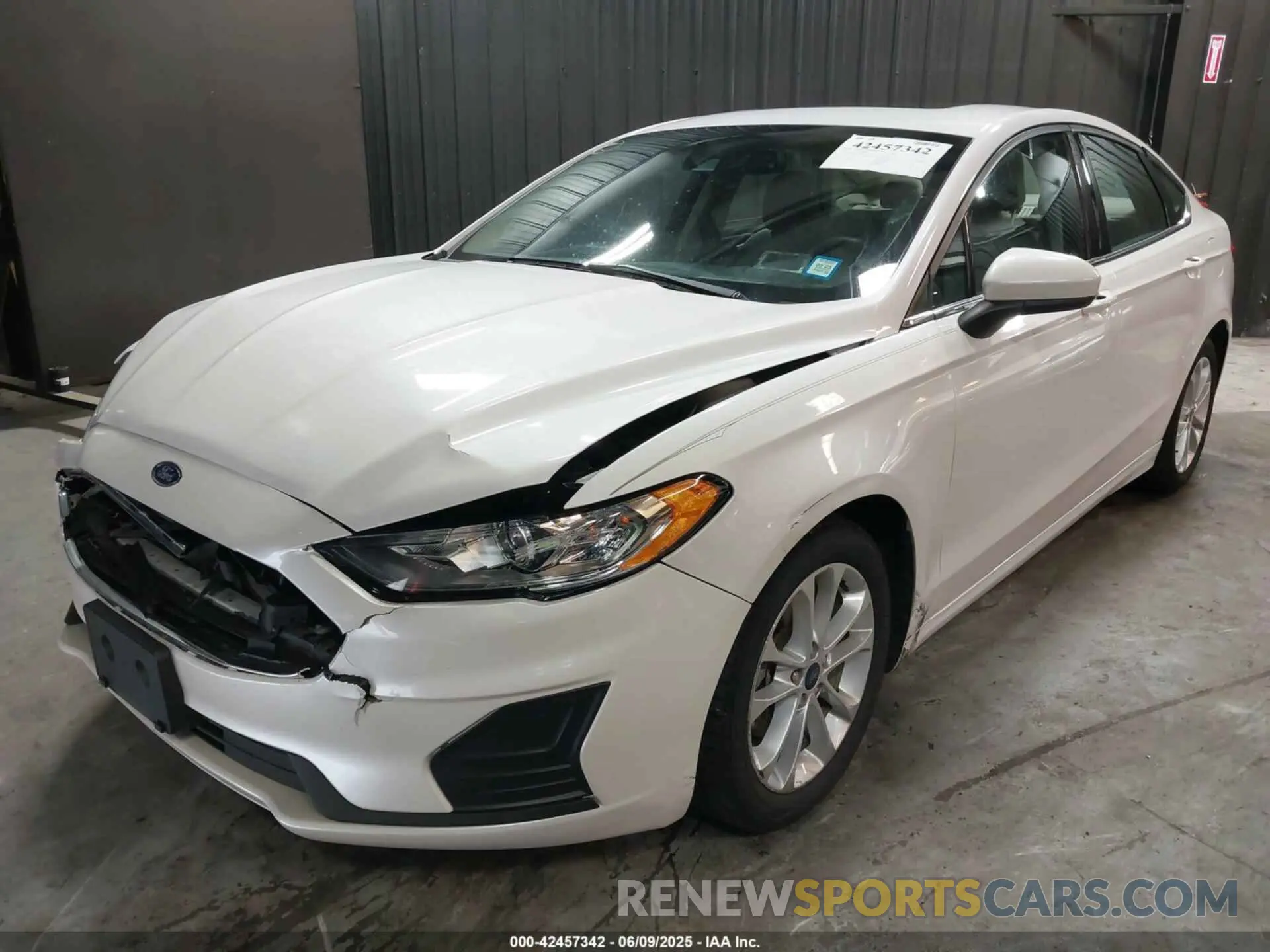 2 Photograph of a damaged car 3FA6P0LU8LR142370 FORD FUSION 2020