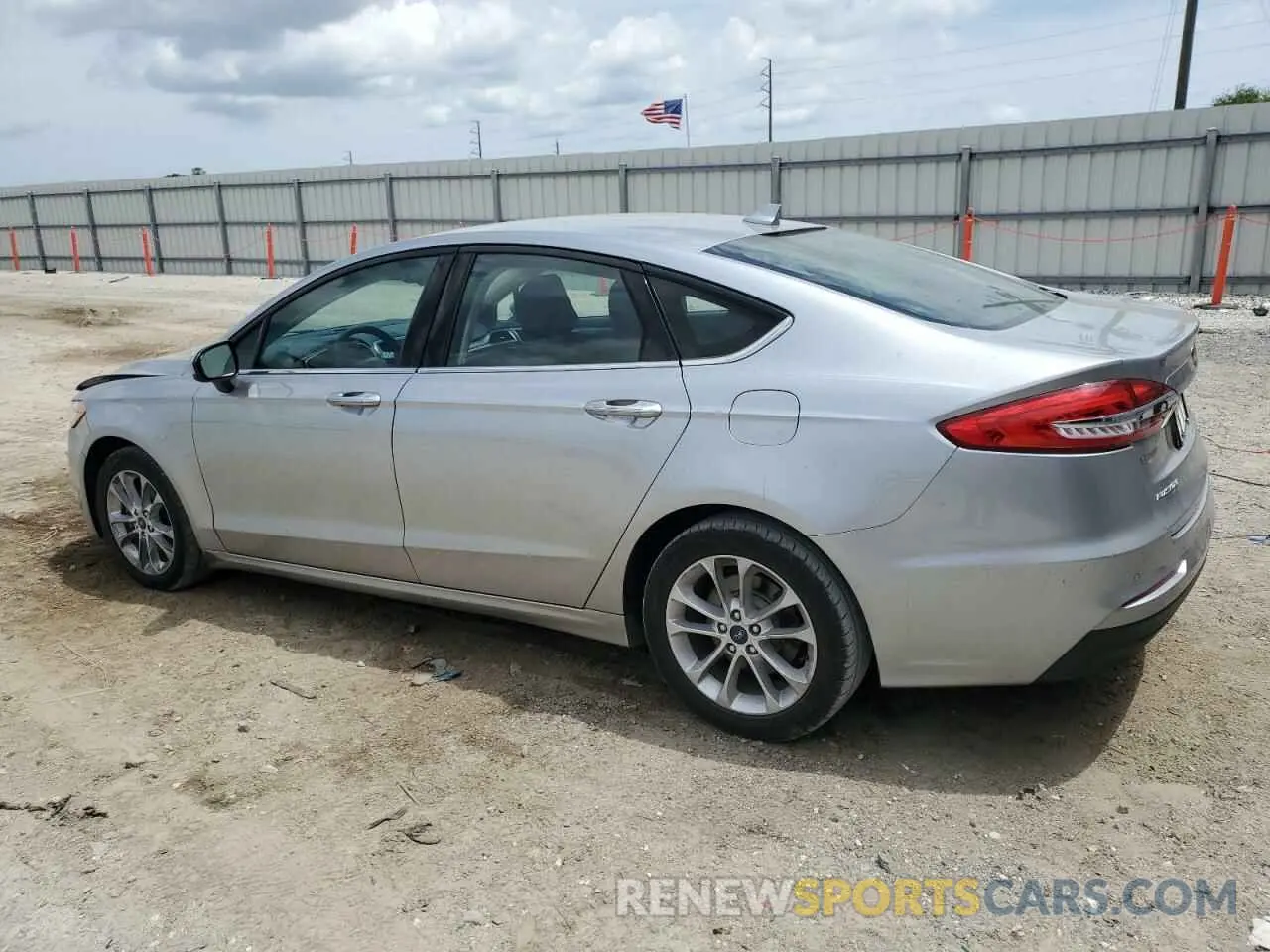 2 Photograph of a damaged car 3FA6P0LU8LR142692 FORD FUSION 2020