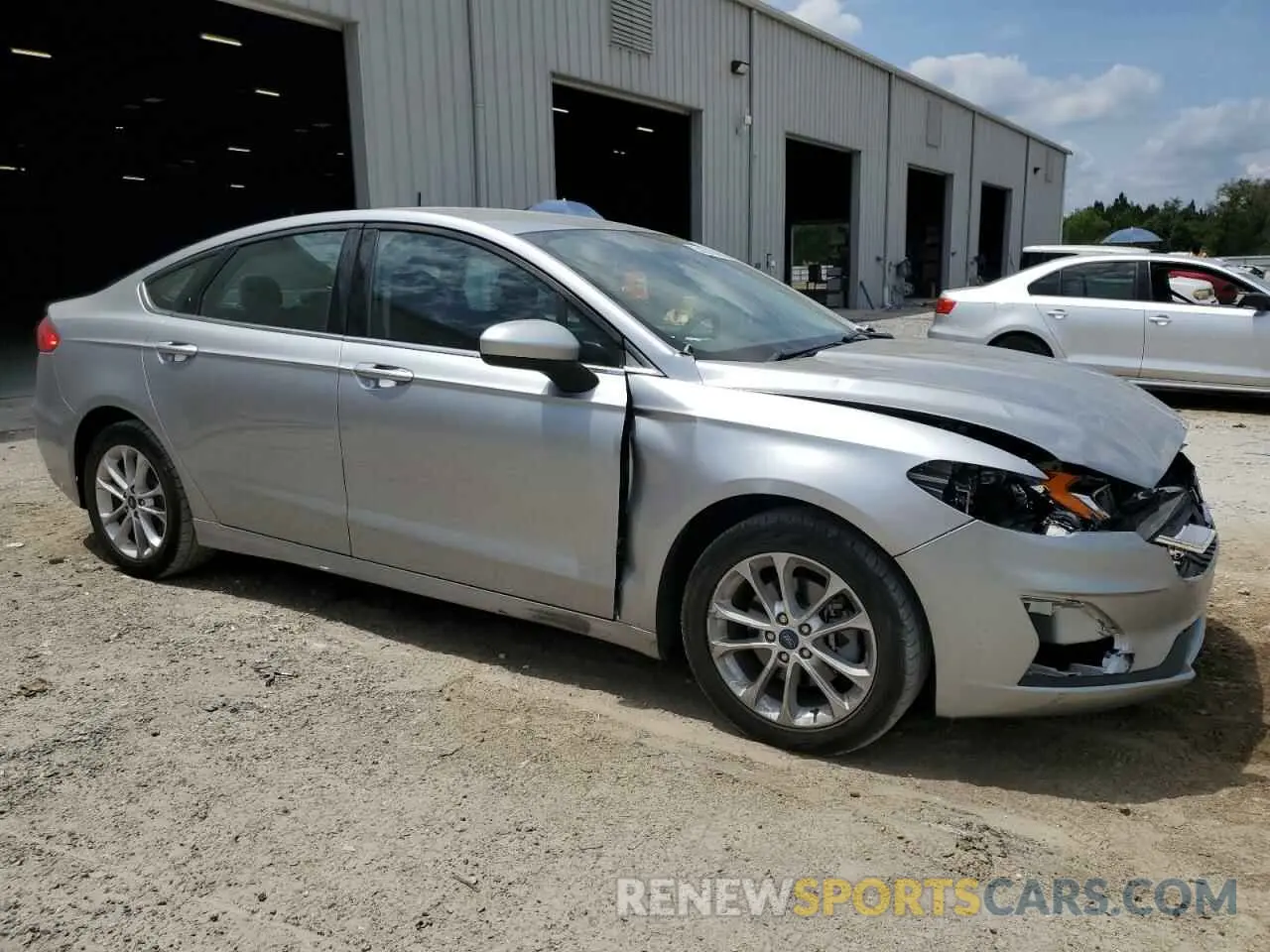4 Photograph of a damaged car 3FA6P0LU8LR142692 FORD FUSION 2020