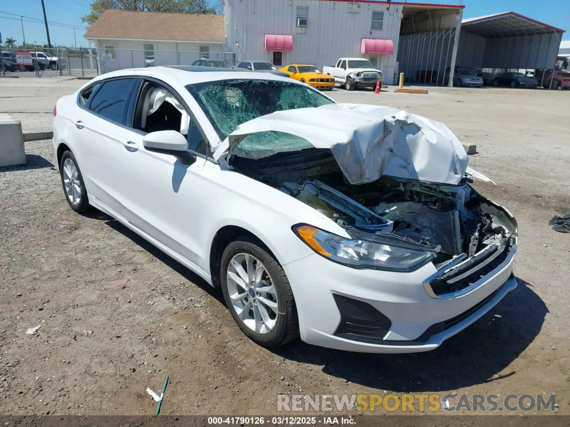 1 Photograph of a damaged car 3FA6P0LU8LR266686 FORD FUSION 2020