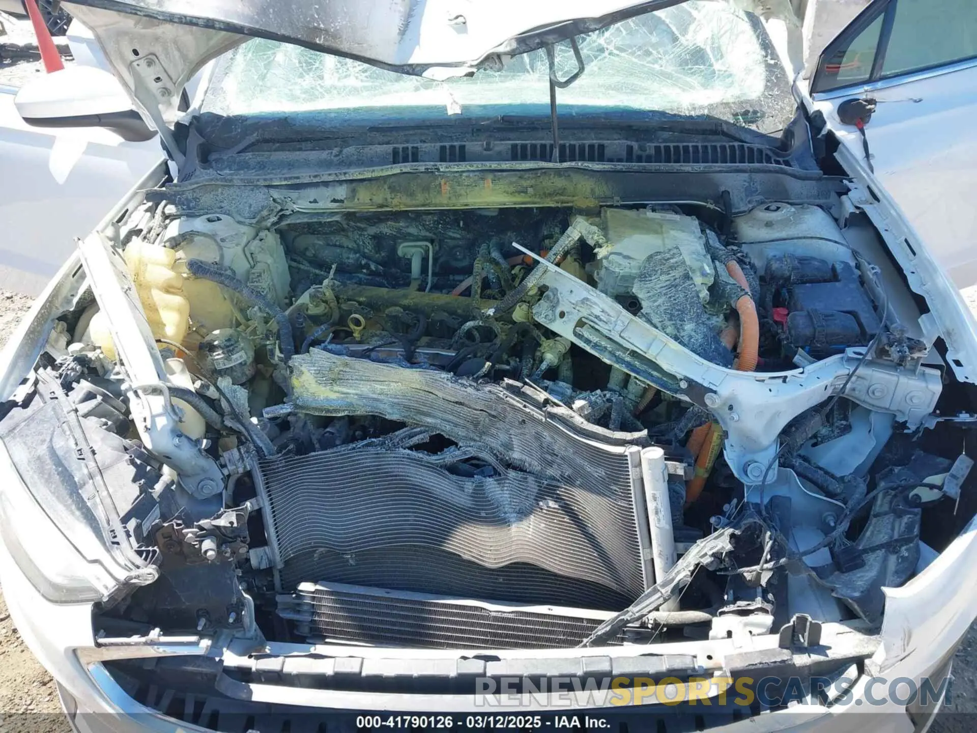 10 Photograph of a damaged car 3FA6P0LU8LR266686 FORD FUSION 2020