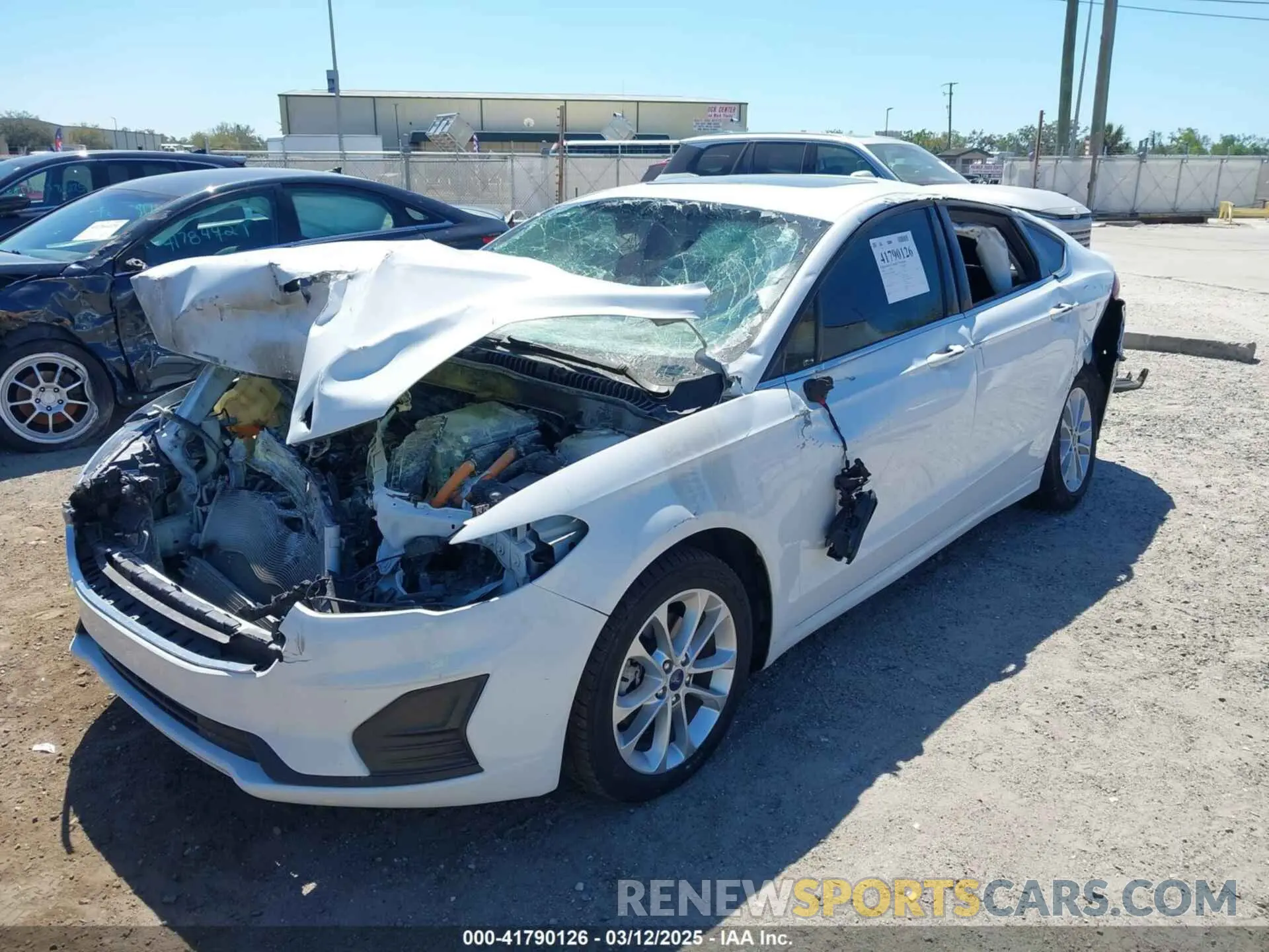 2 Photograph of a damaged car 3FA6P0LU8LR266686 FORD FUSION 2020