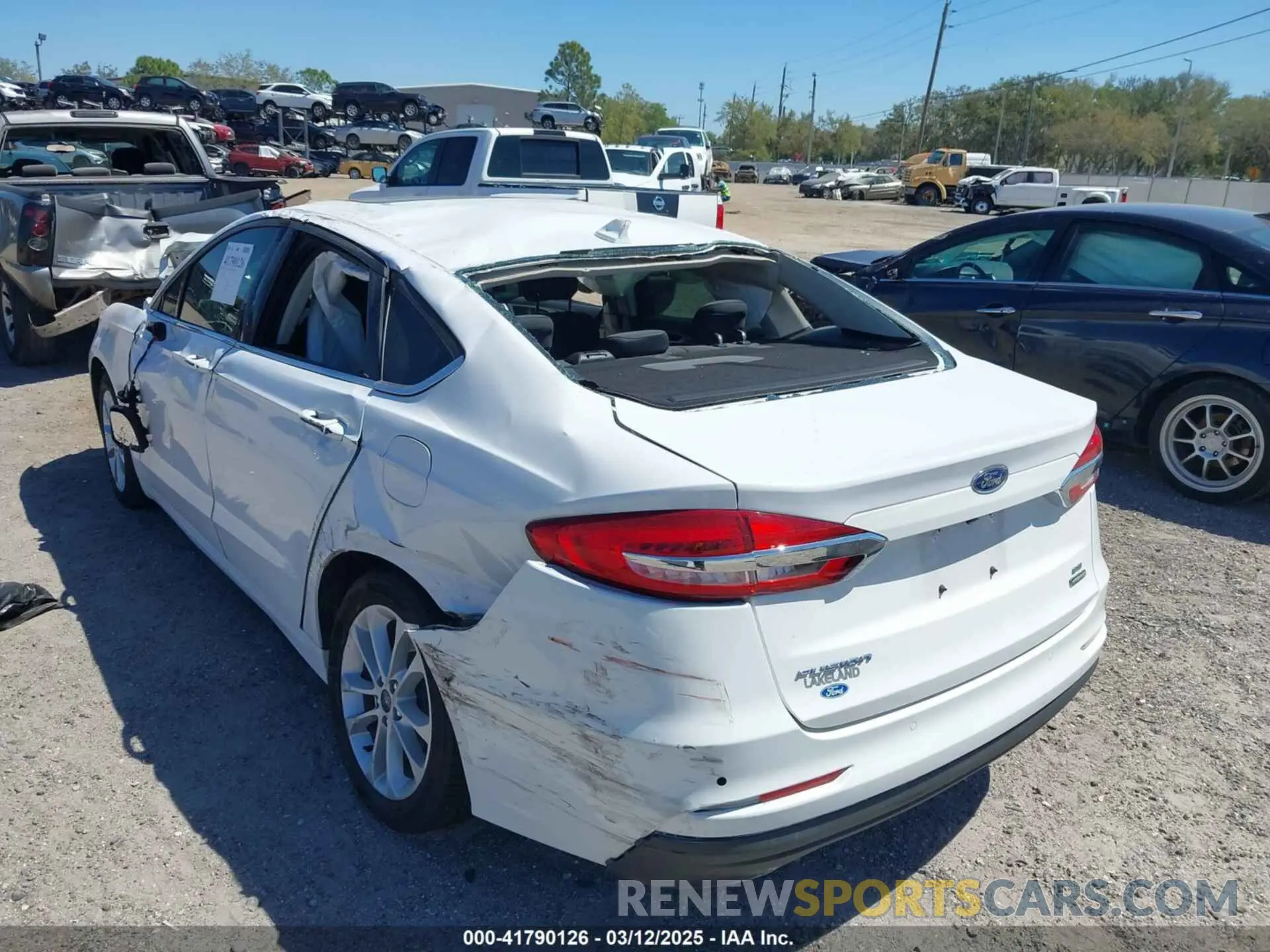 3 Photograph of a damaged car 3FA6P0LU8LR266686 FORD FUSION 2020