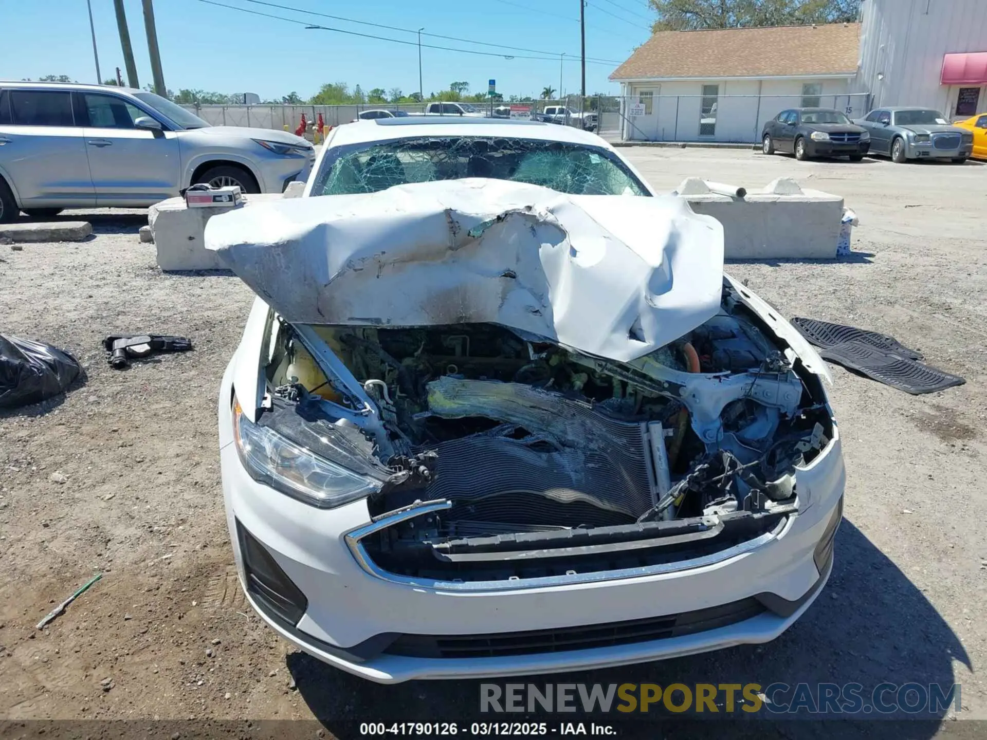 6 Photograph of a damaged car 3FA6P0LU8LR266686 FORD FUSION 2020