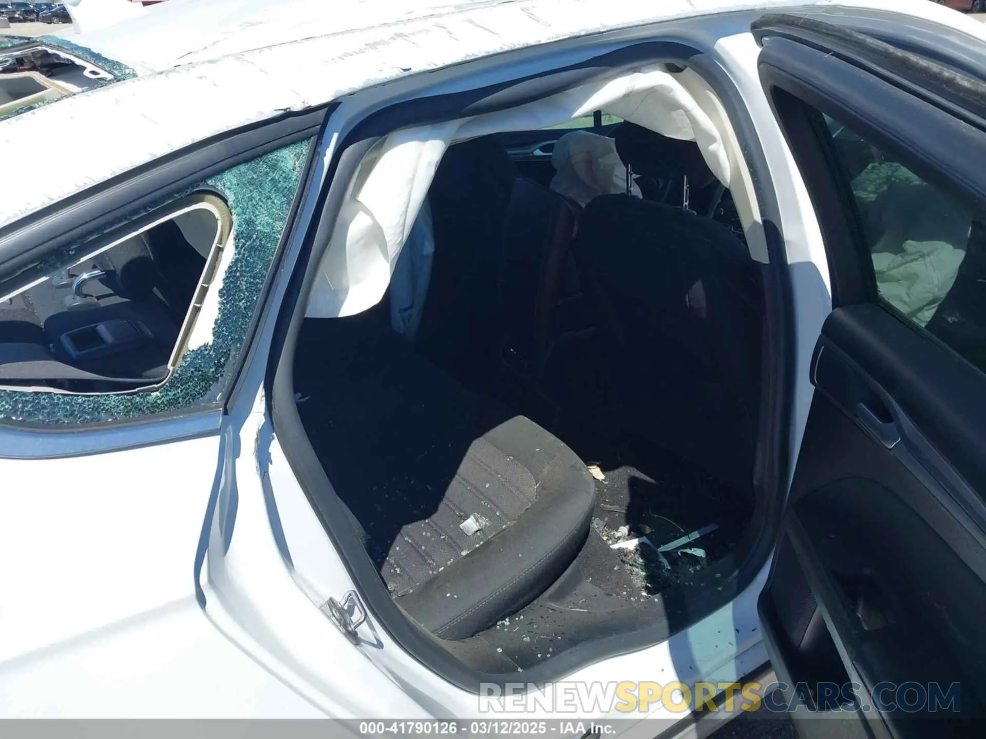 8 Photograph of a damaged car 3FA6P0LU8LR266686 FORD FUSION 2020
