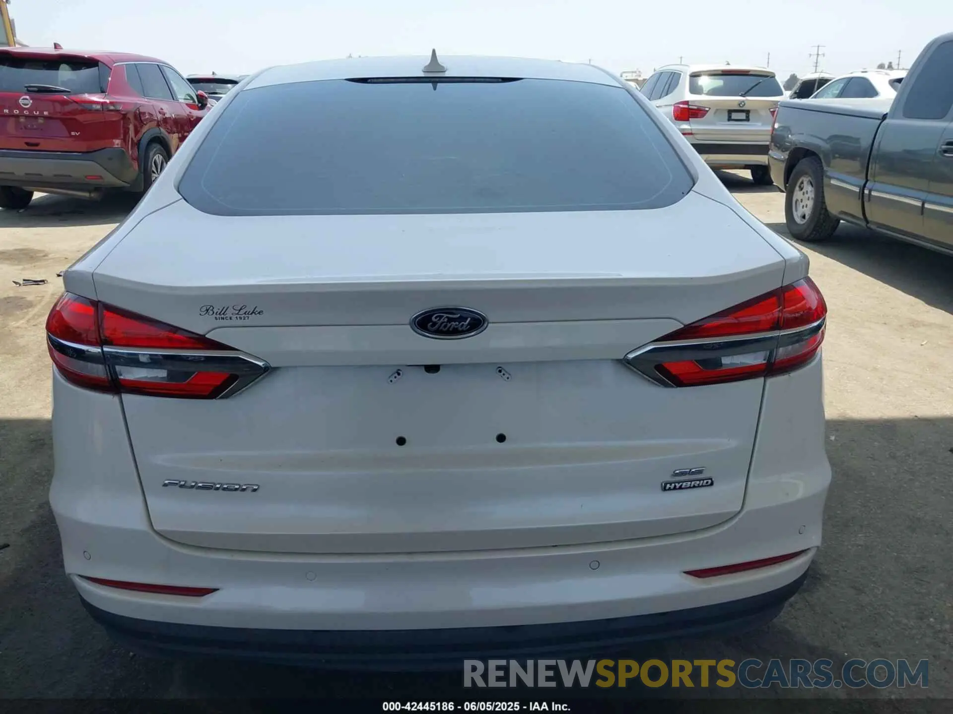 16 Photograph of a damaged car 3FA6P0LU9LR227928 FORD FUSION 2020
