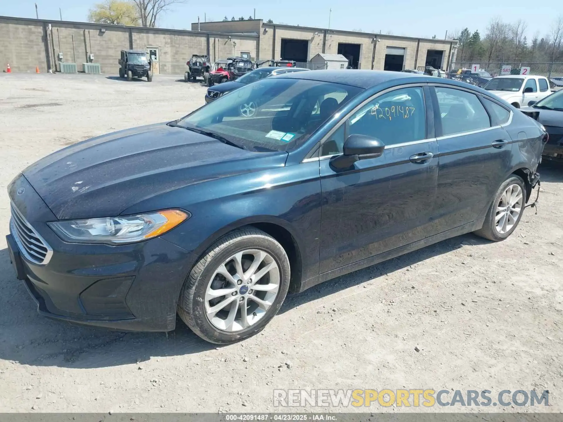 2 Photograph of a damaged car 3FA6P0LUXLR105191 FORD FUSION 2020