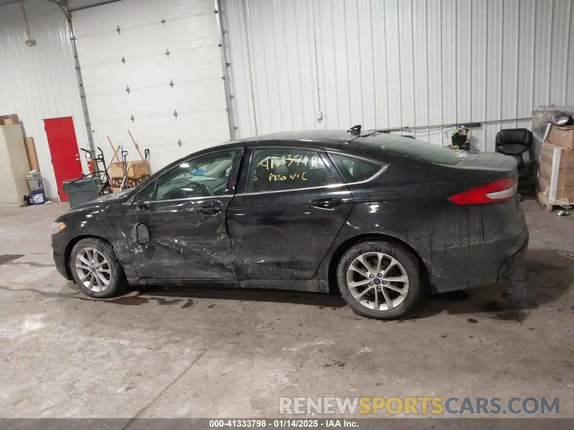 14 Photograph of a damaged car 3FA6P0LUXLR126879 FORD FUSION 2020