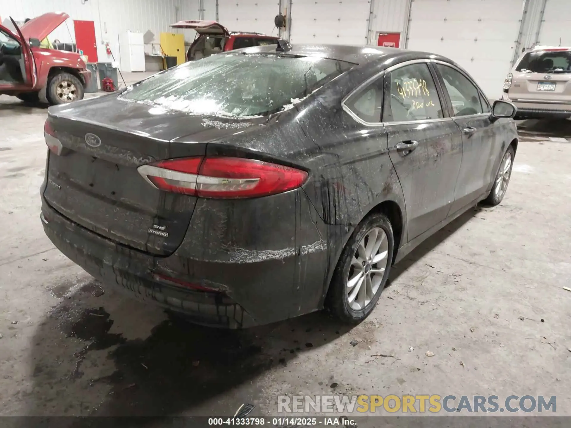 4 Photograph of a damaged car 3FA6P0LUXLR126879 FORD FUSION 2020