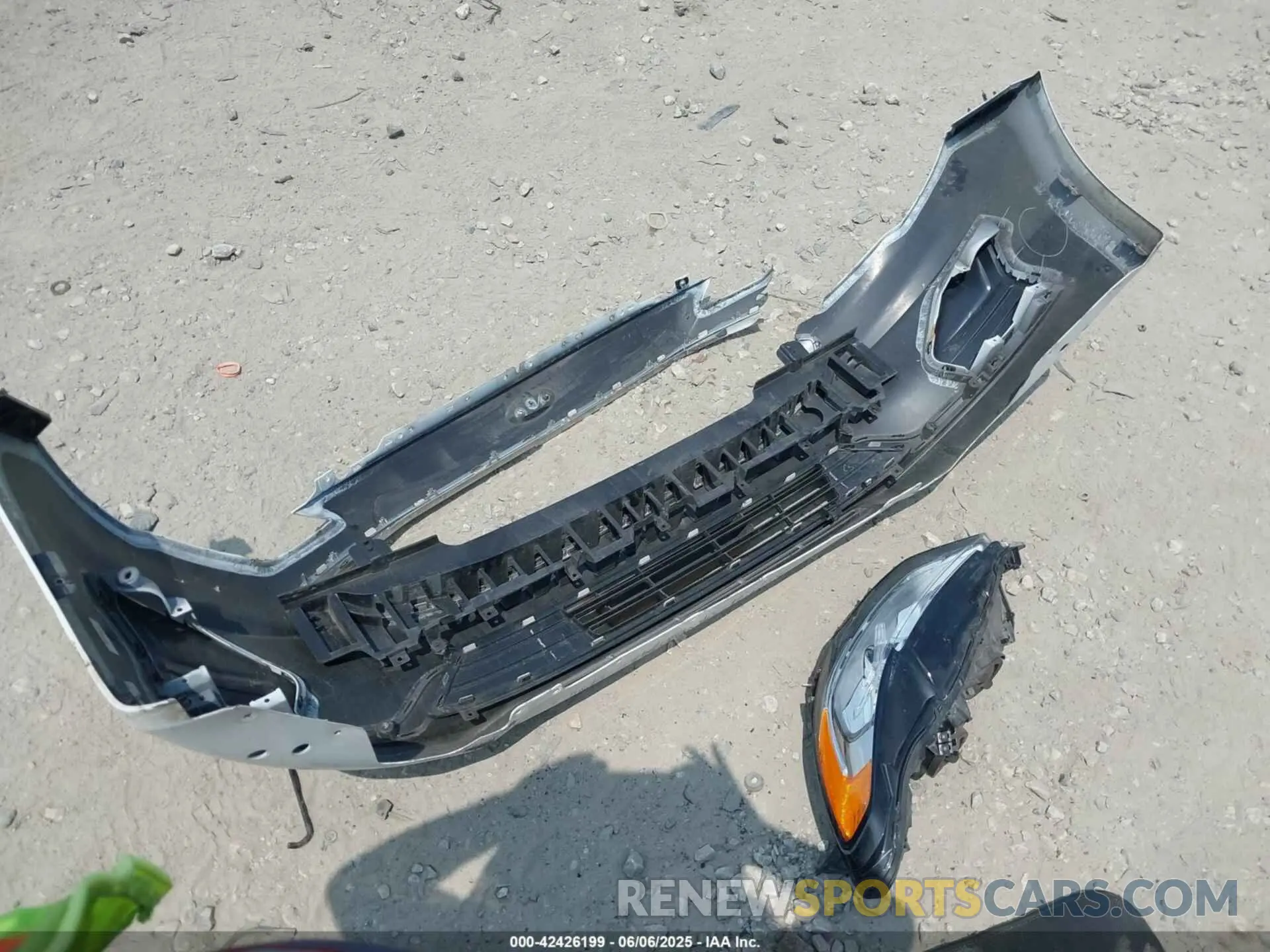 12 Photograph of a damaged car 3FA6P0LUXLR155881 FORD FUSION 2020