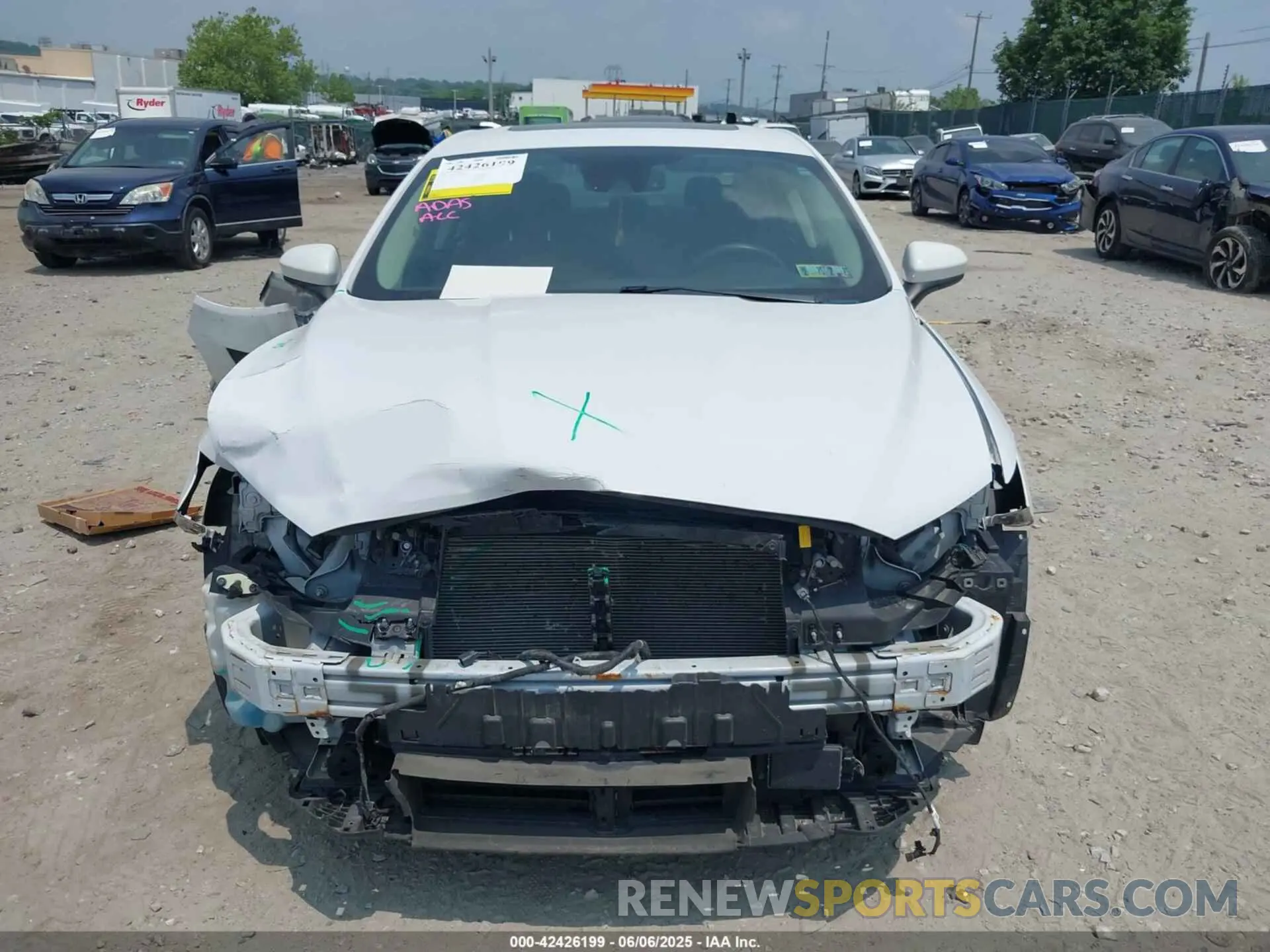 13 Photograph of a damaged car 3FA6P0LUXLR155881 FORD FUSION 2020