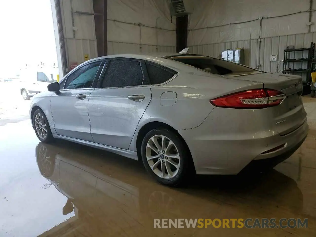 2 Photograph of a damaged car 3FA6P0LUXLR194471 FORD FUSION 2020