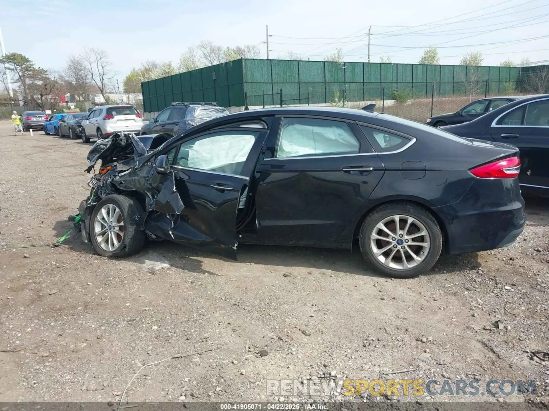 14 Photograph of a damaged car 3FA6P0MU0LR101410 FORD FUSION 2020