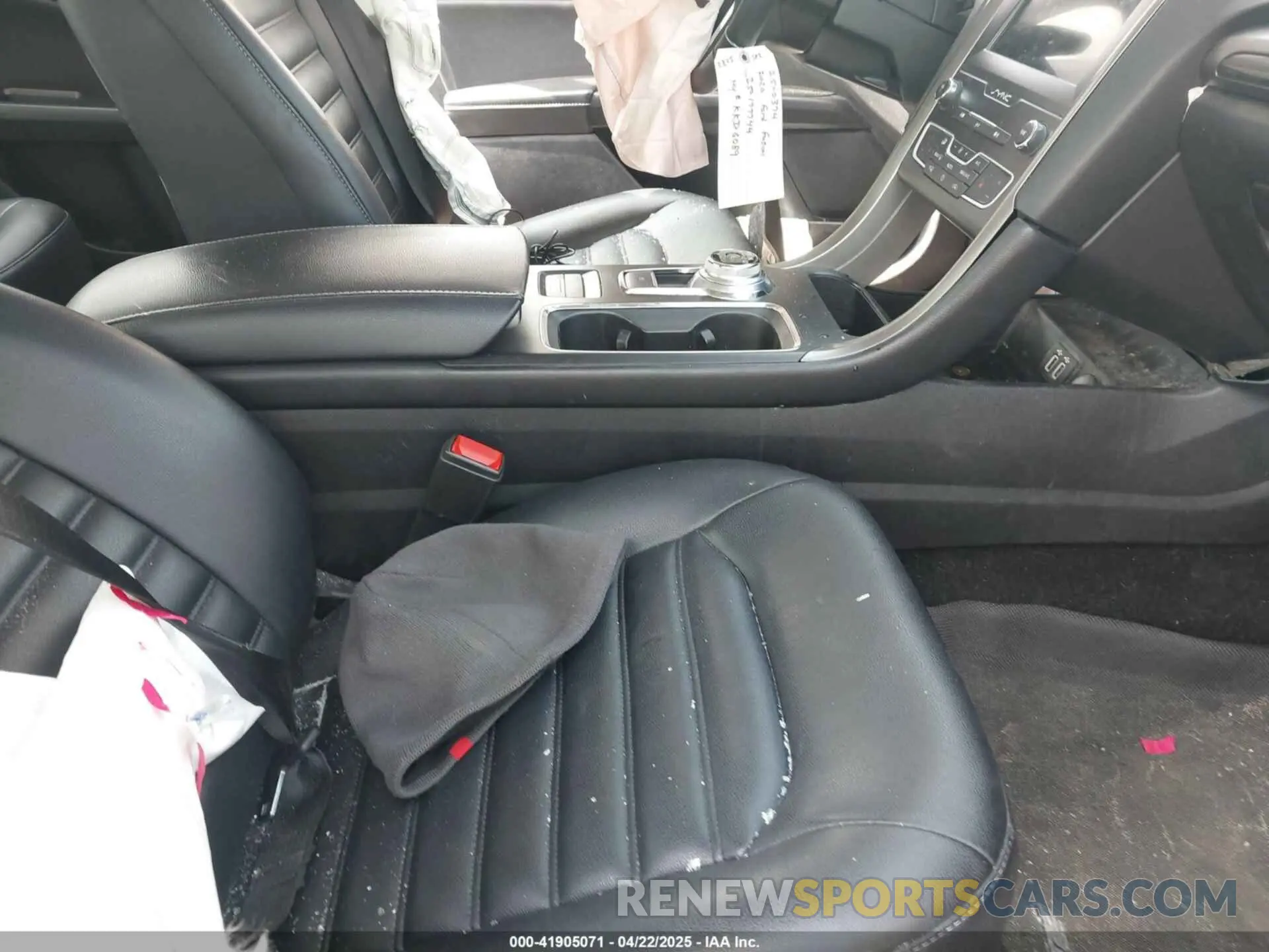 5 Photograph of a damaged car 3FA6P0MU0LR101410 FORD FUSION 2020