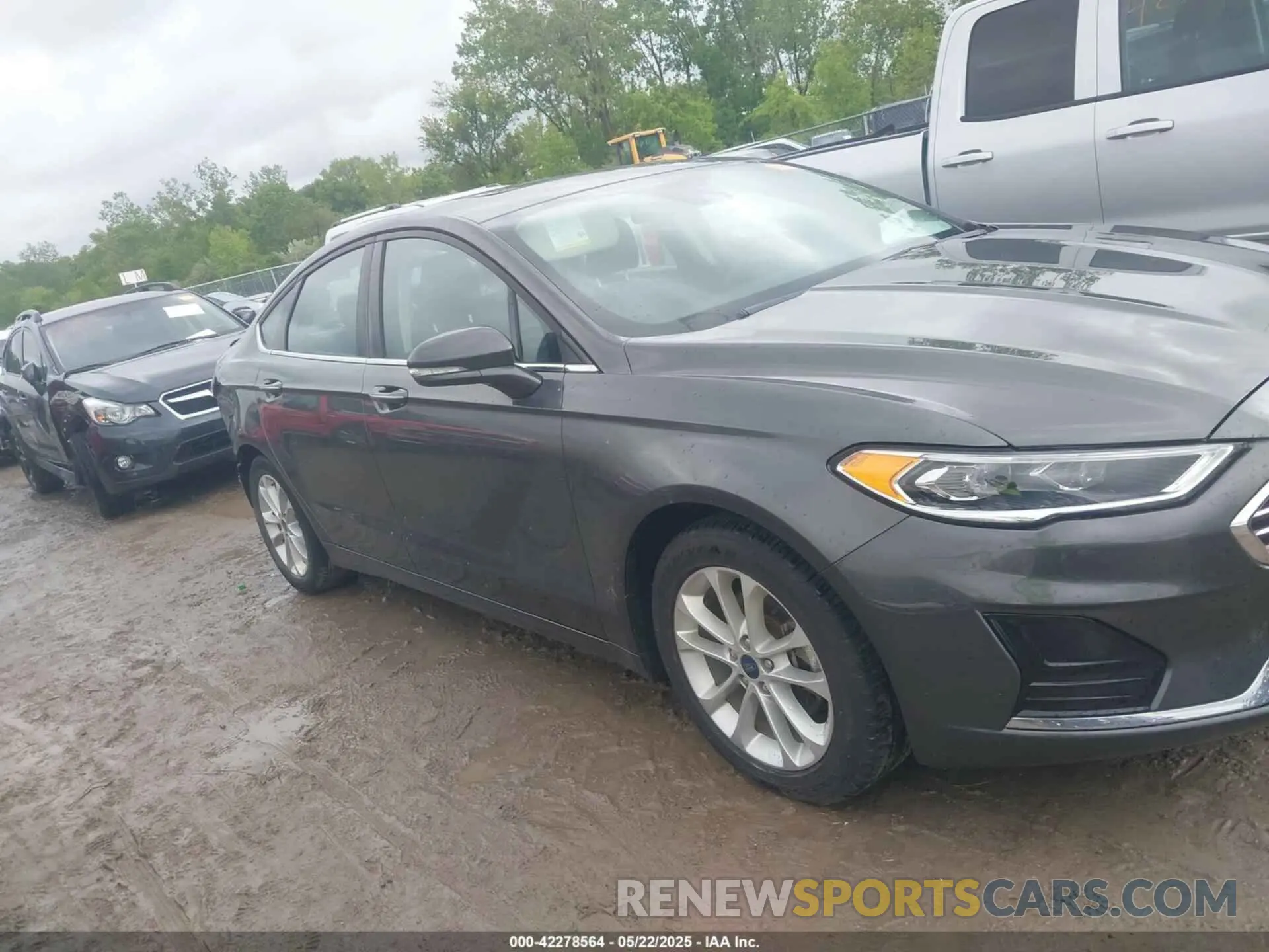 13 Photograph of a damaged car 3FA6P0MU0LR186037 FORD FUSION 2020