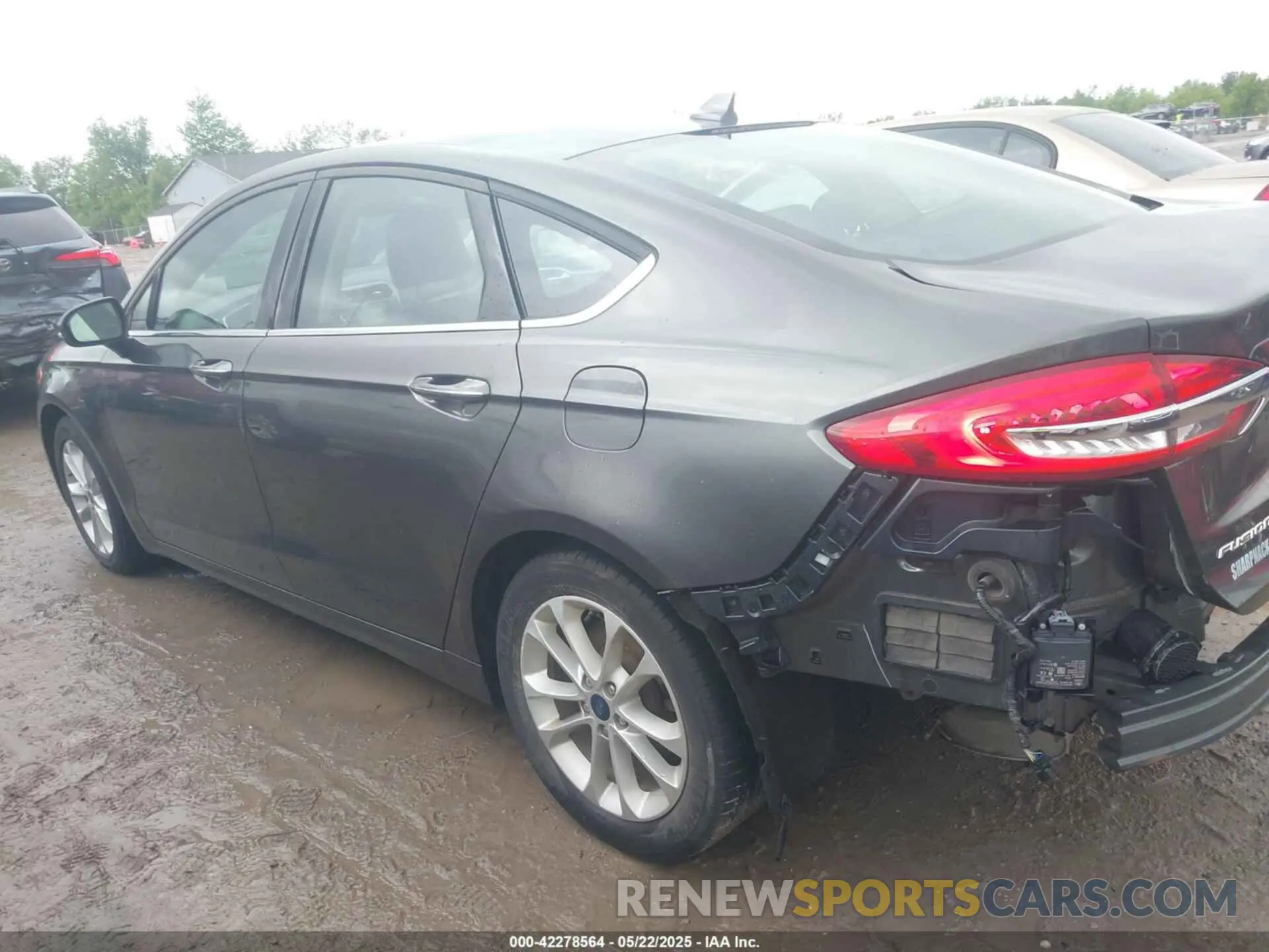 14 Photograph of a damaged car 3FA6P0MU0LR186037 FORD FUSION 2020