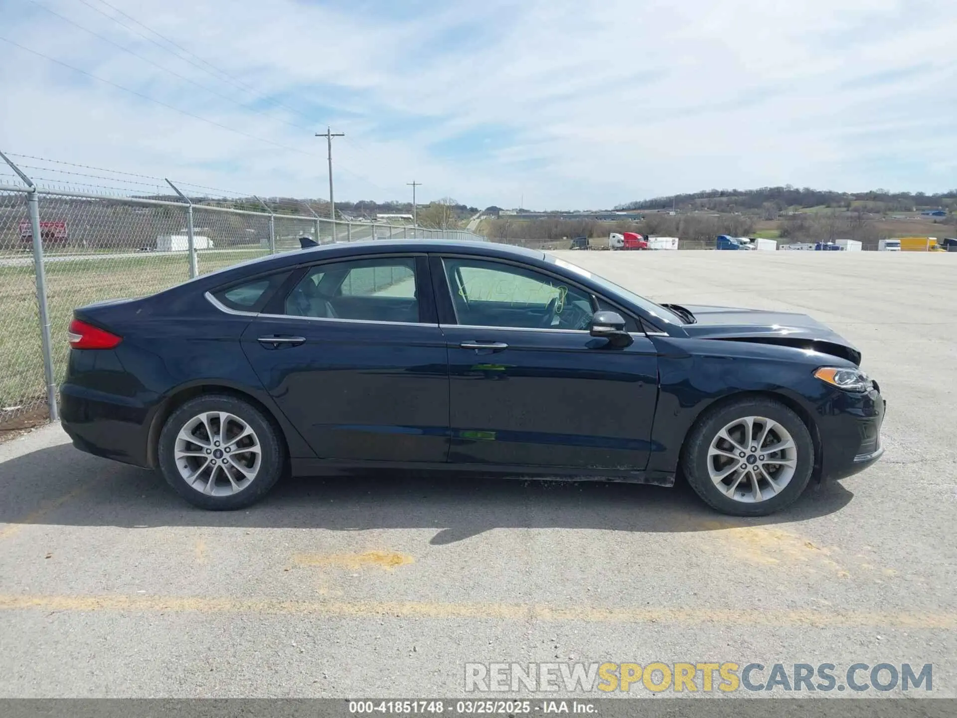 13 Photograph of a damaged car 3FA6P0MU1LR163382 FORD FUSION 2020