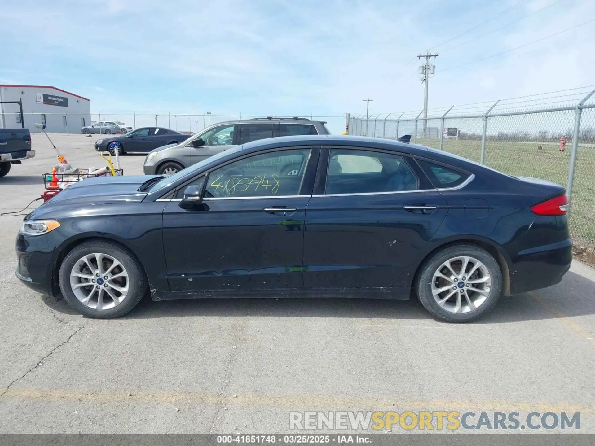 14 Photograph of a damaged car 3FA6P0MU1LR163382 FORD FUSION 2020