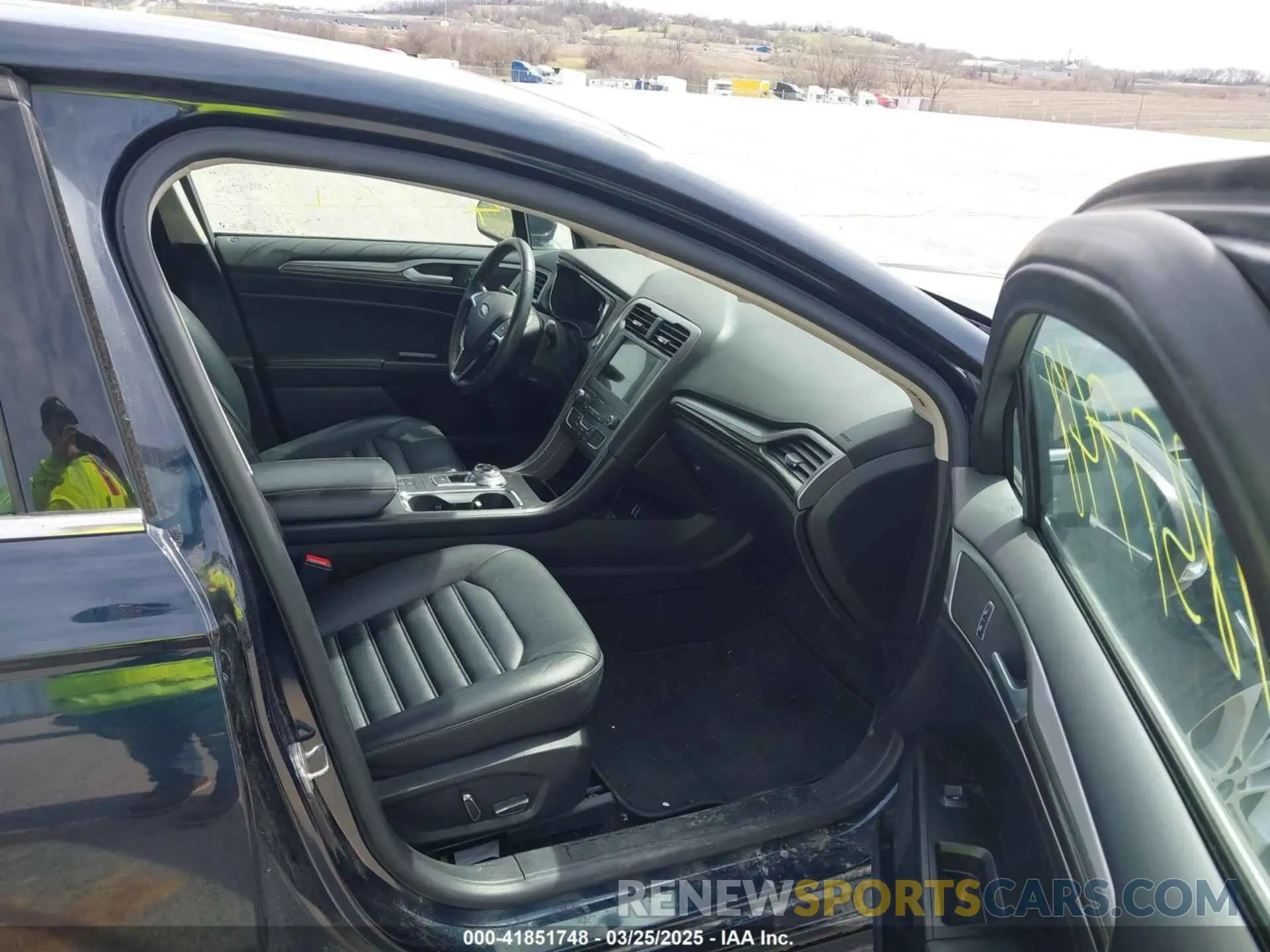 5 Photograph of a damaged car 3FA6P0MU1LR163382 FORD FUSION 2020