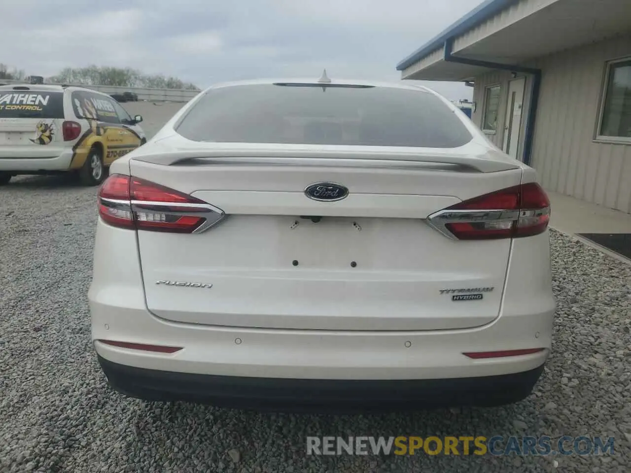 6 Photograph of a damaged car 3FA6P0RU4LR219923 FORD FUSION 2020