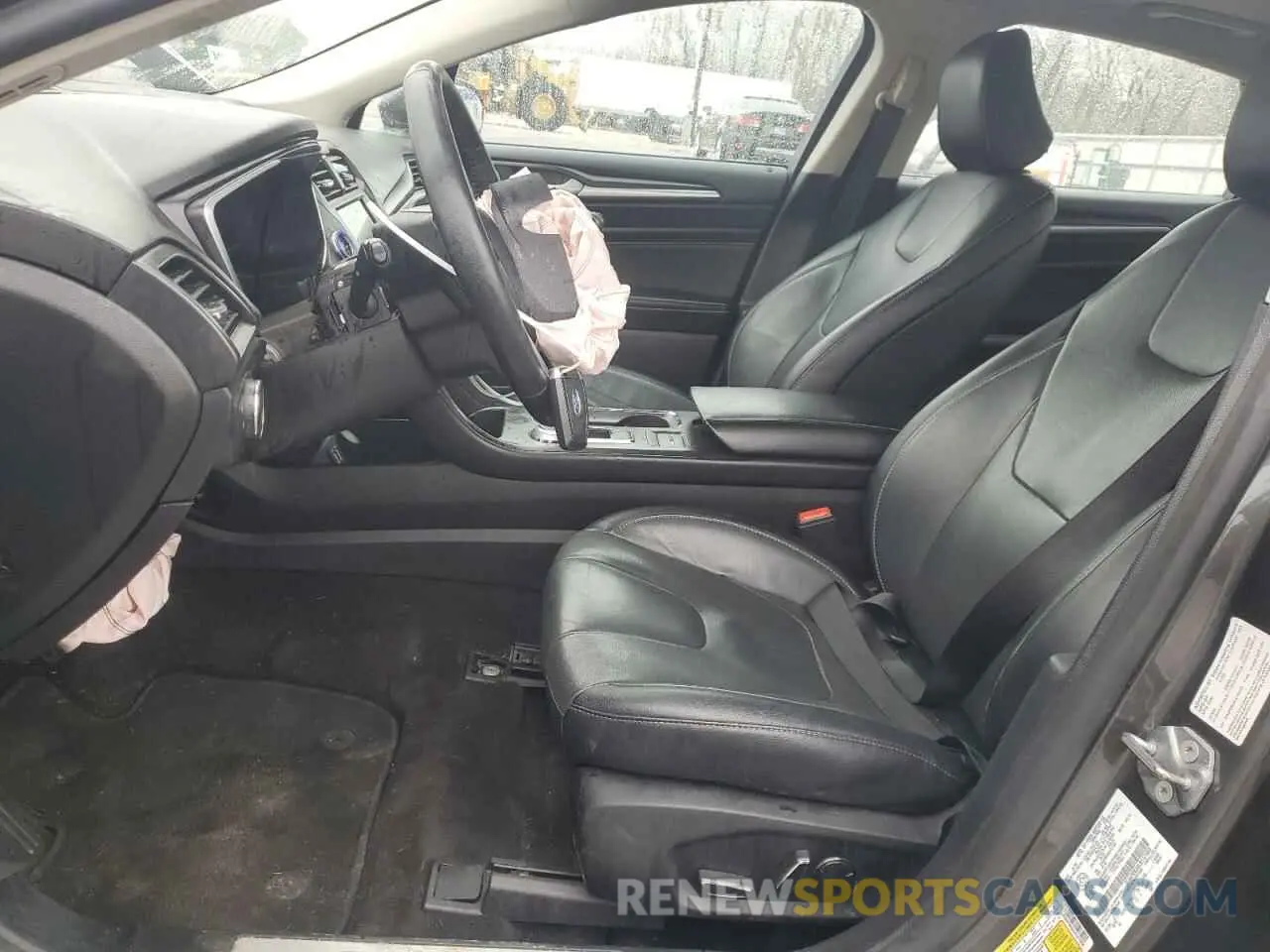 7 Photograph of a damaged car 3FA6P0RU8LR157460 FORD FUSION 2020