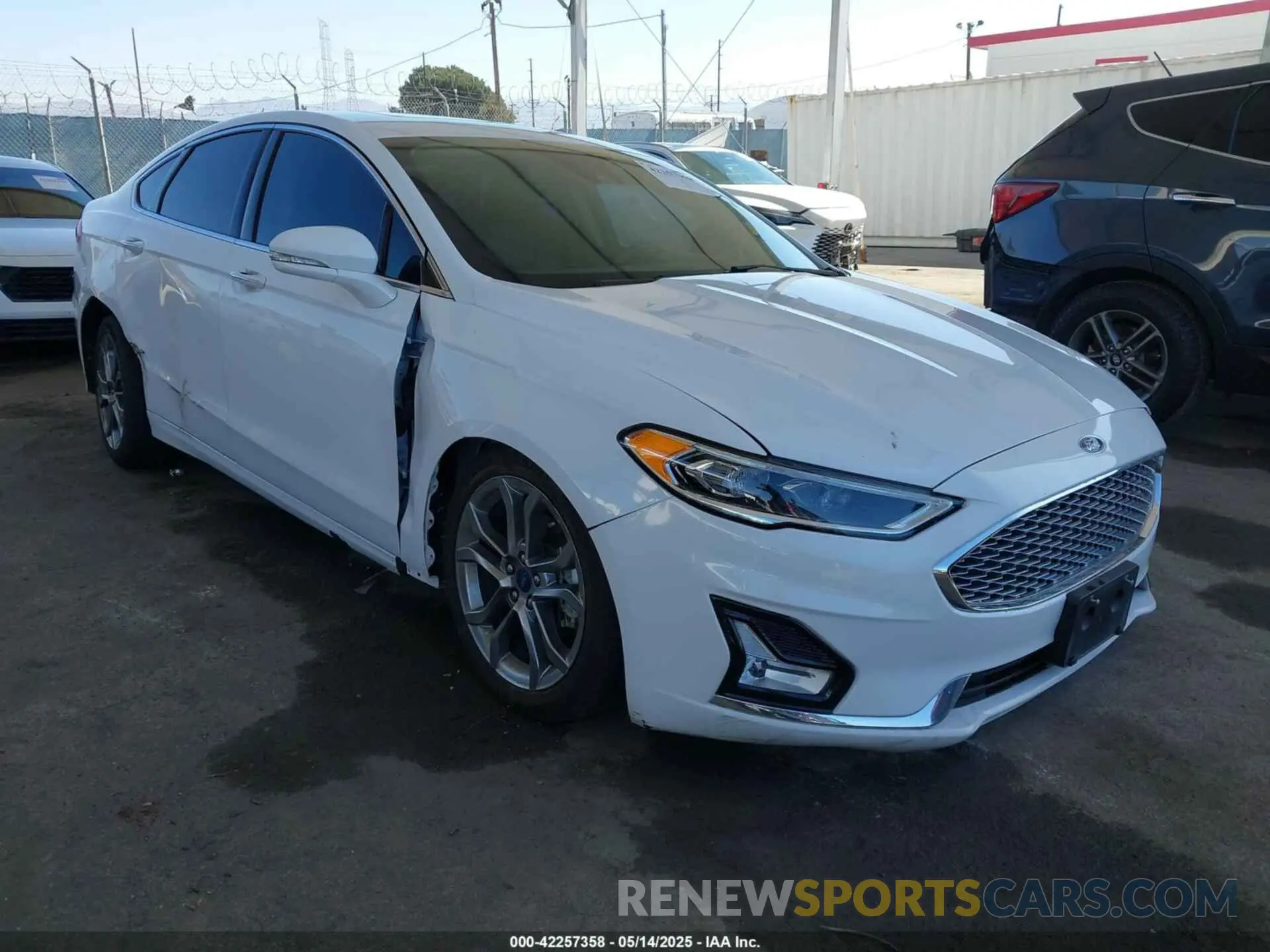 1 Photograph of a damaged car 3FA6P0RU9LR170993 FORD FUSION 2020